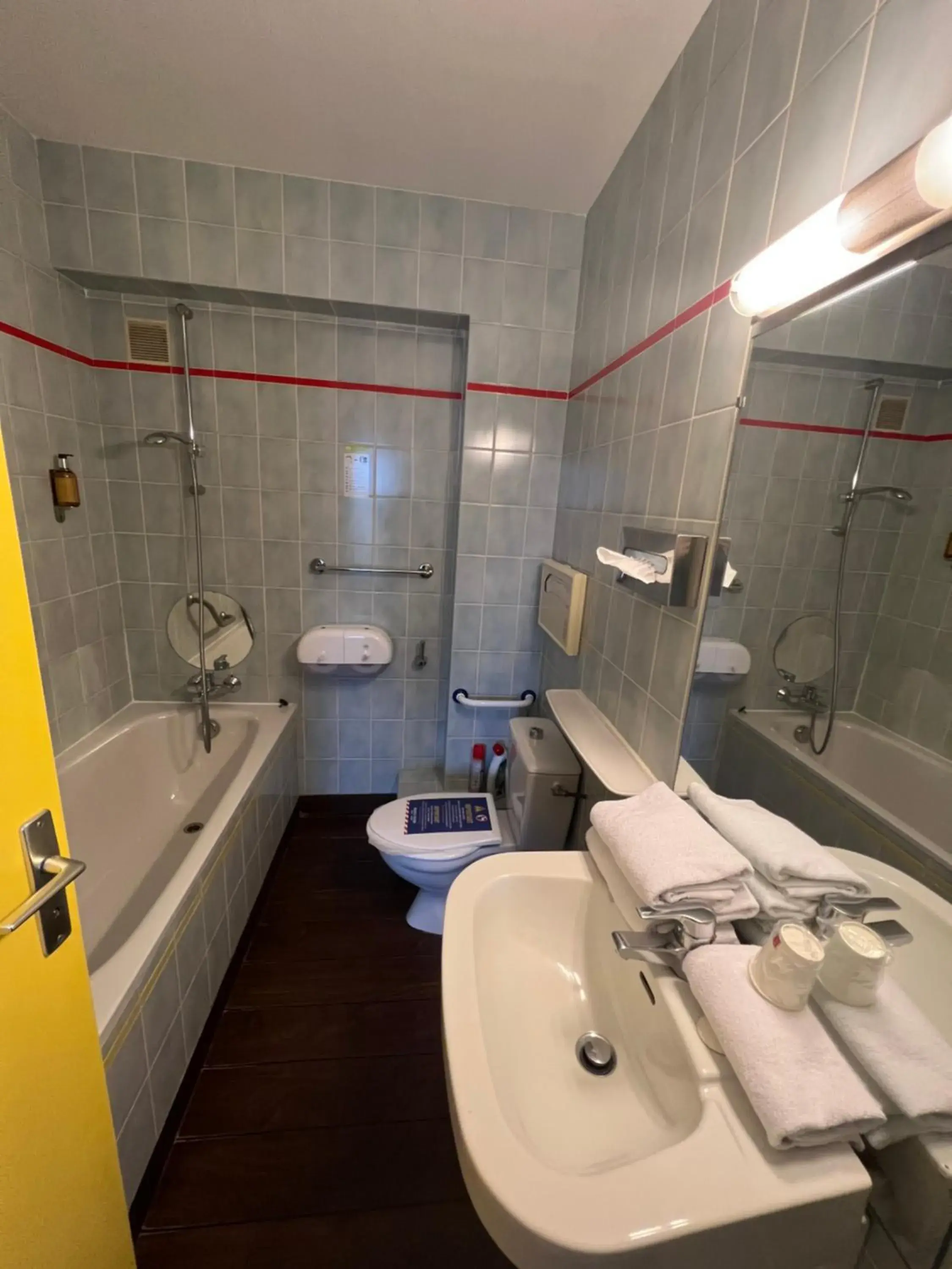 Bathroom in Hotel Arcantis Le Voltaire
