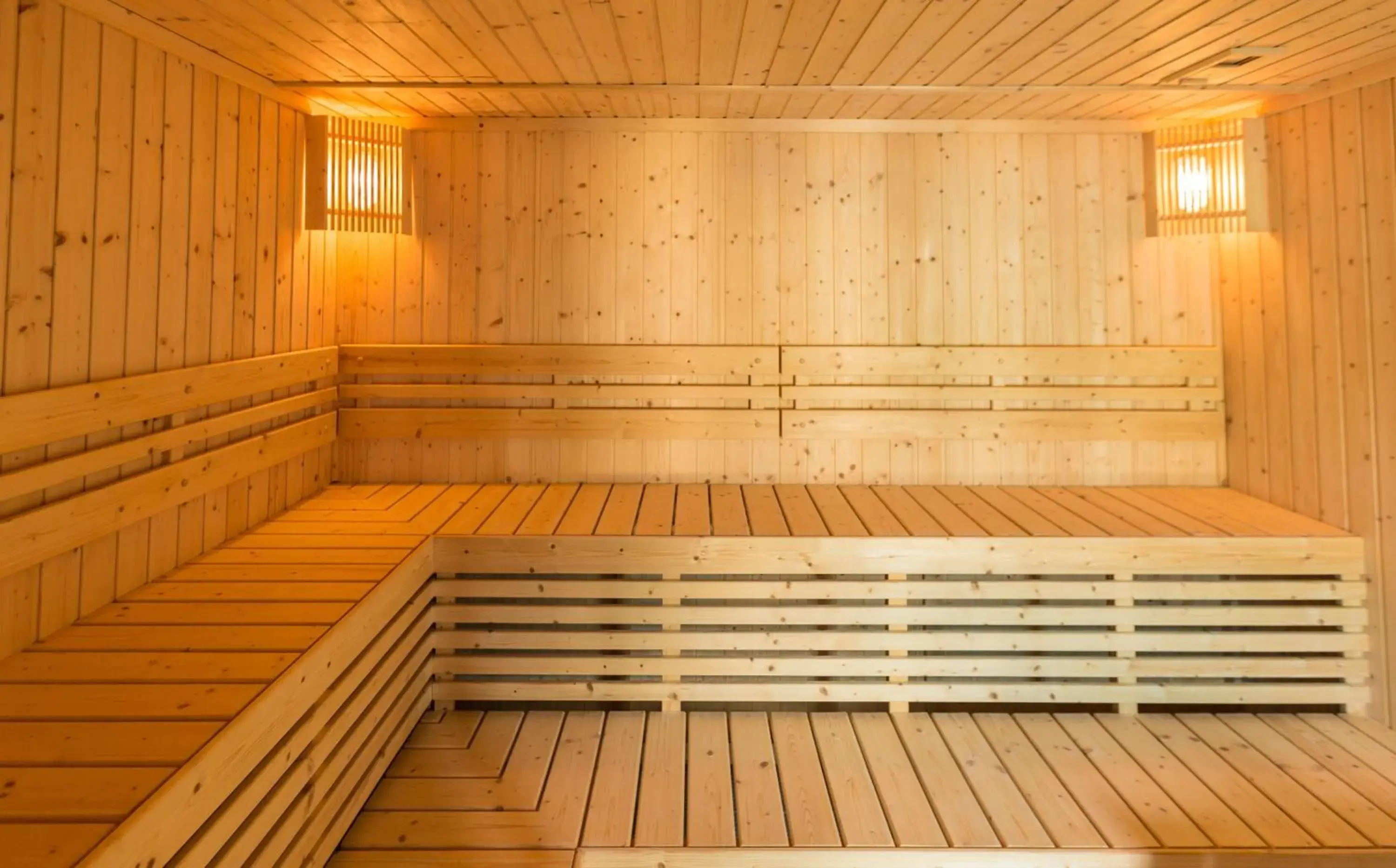 Fitness centre/facilities in Crowne Plaza Muscat by IHG Fitness centre/facilities in Crowne Plaza Muscat by IHG