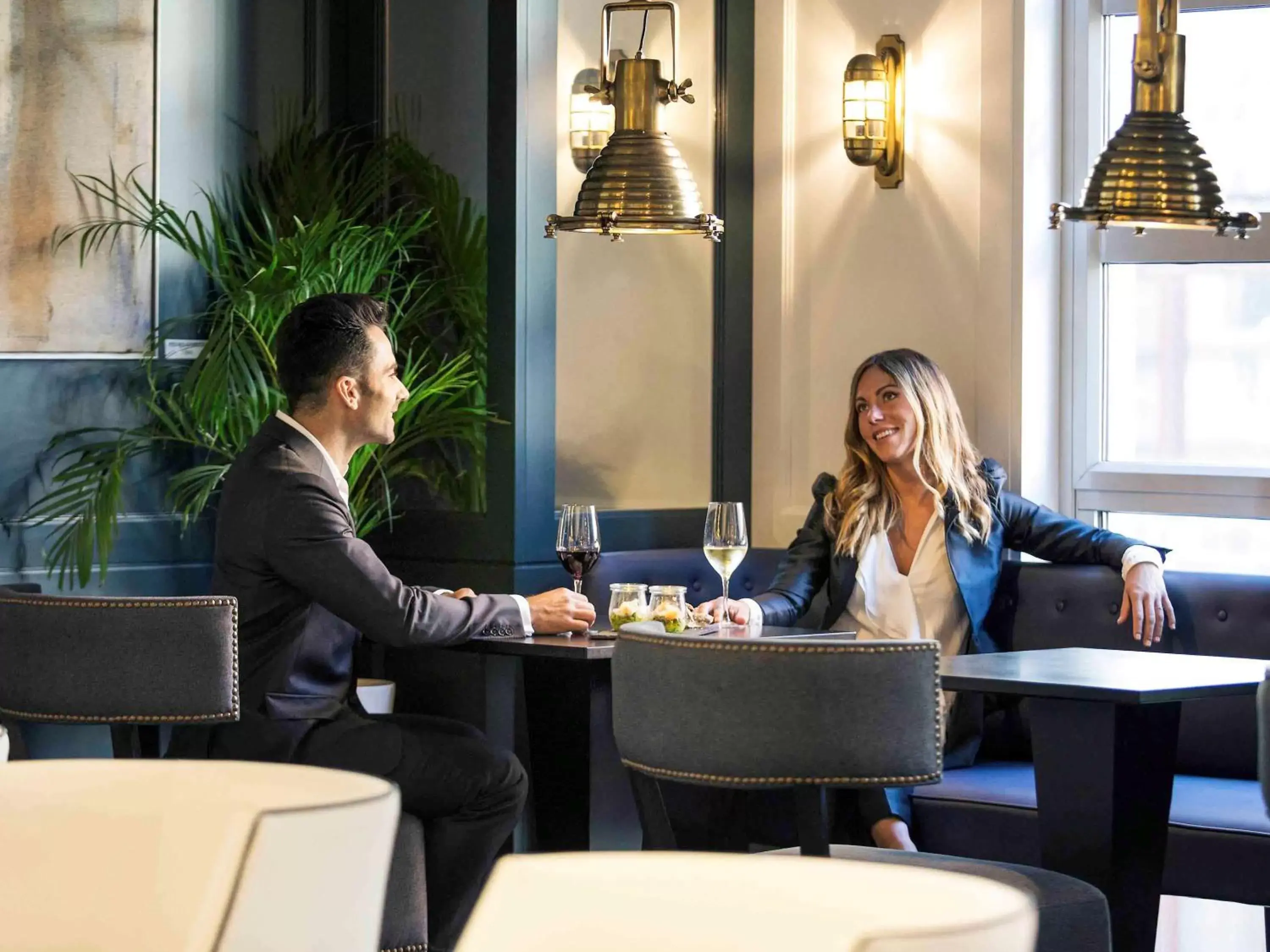 Lounge or bar in Hotel Mercure Jardines de Albia