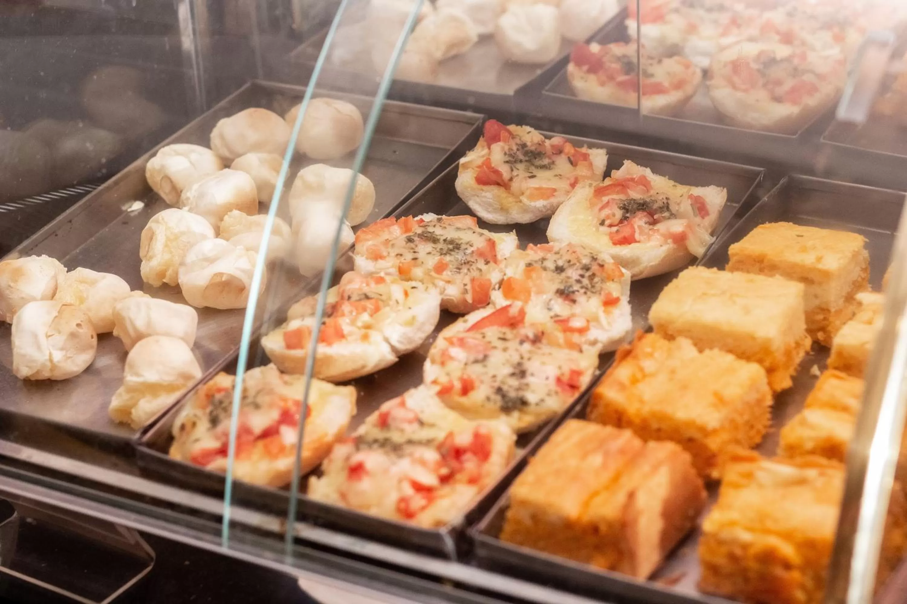 Food and drinks in Astor Hotel