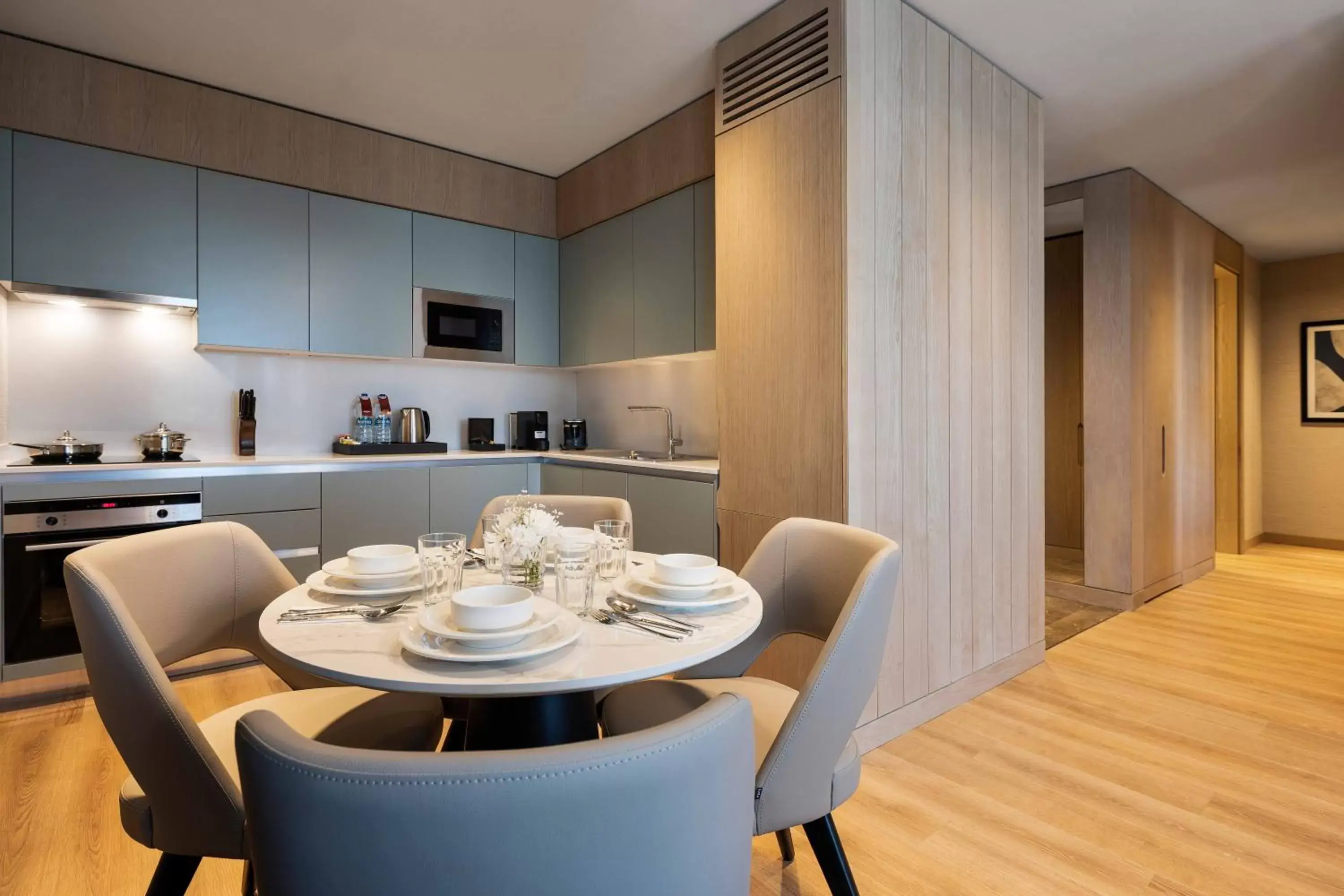 Kitchen or kitchenette, Dining Area in Movenpick Living Istanbul Camlivadi