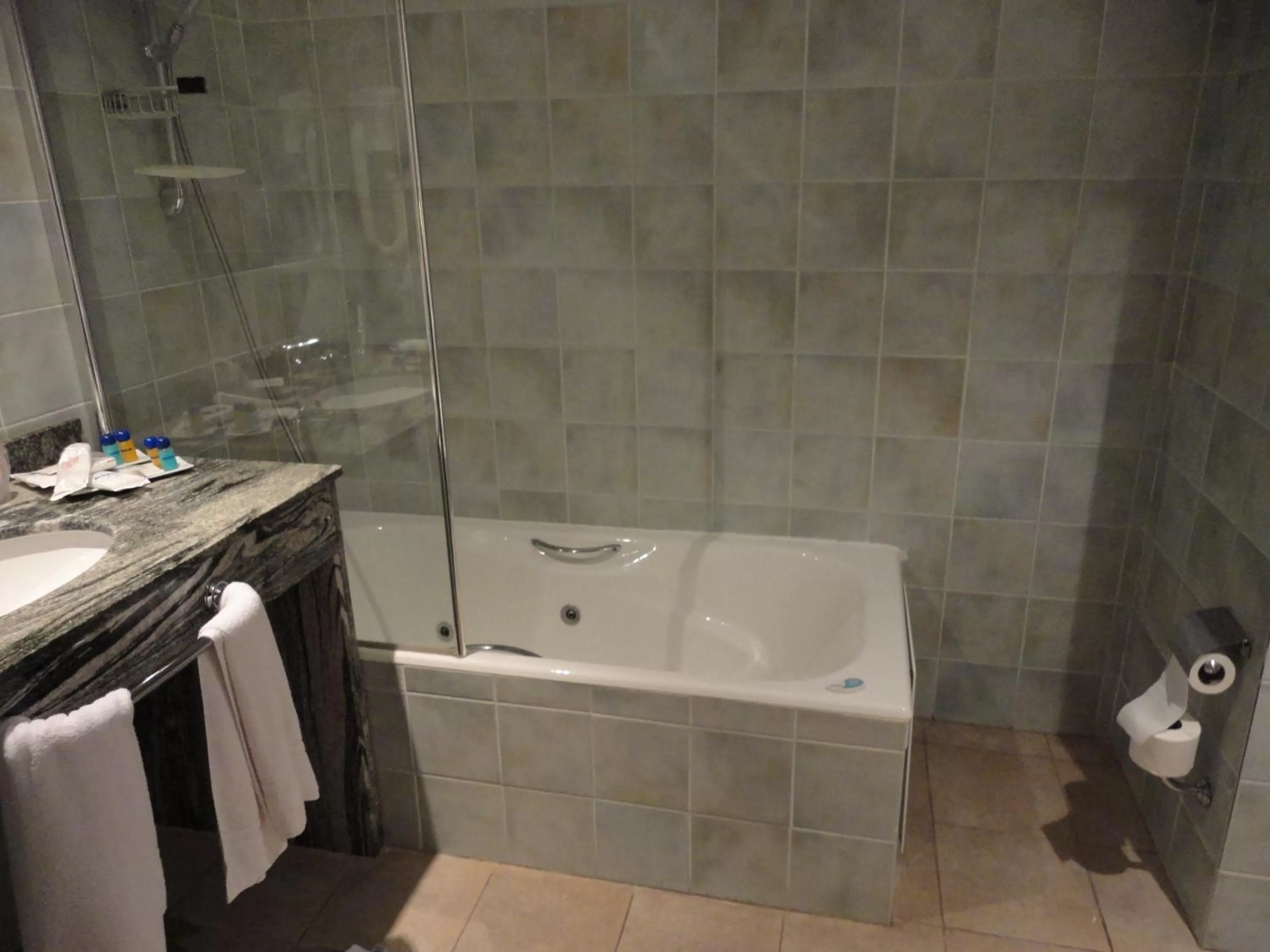 Bathroom in Los Geranios