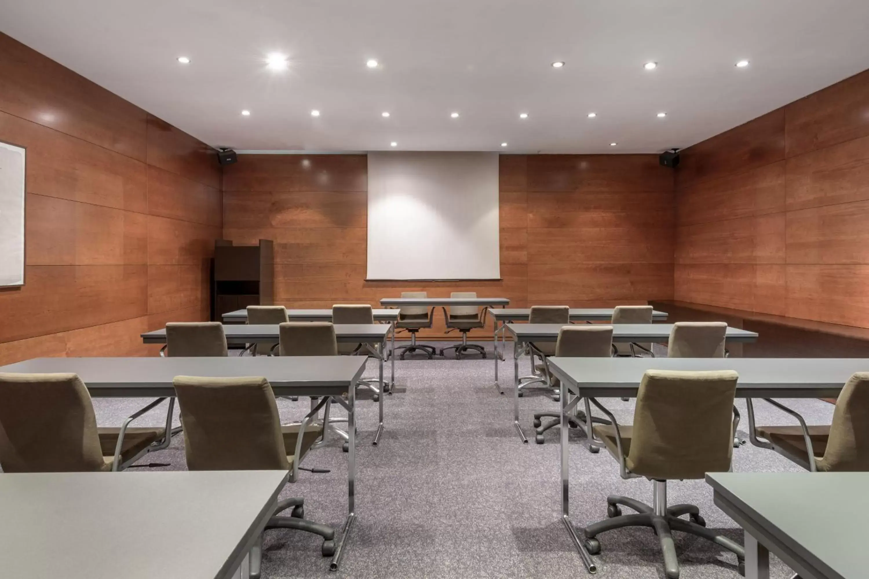Meeting/conference room in AC Hotel Aravaca by Marriott