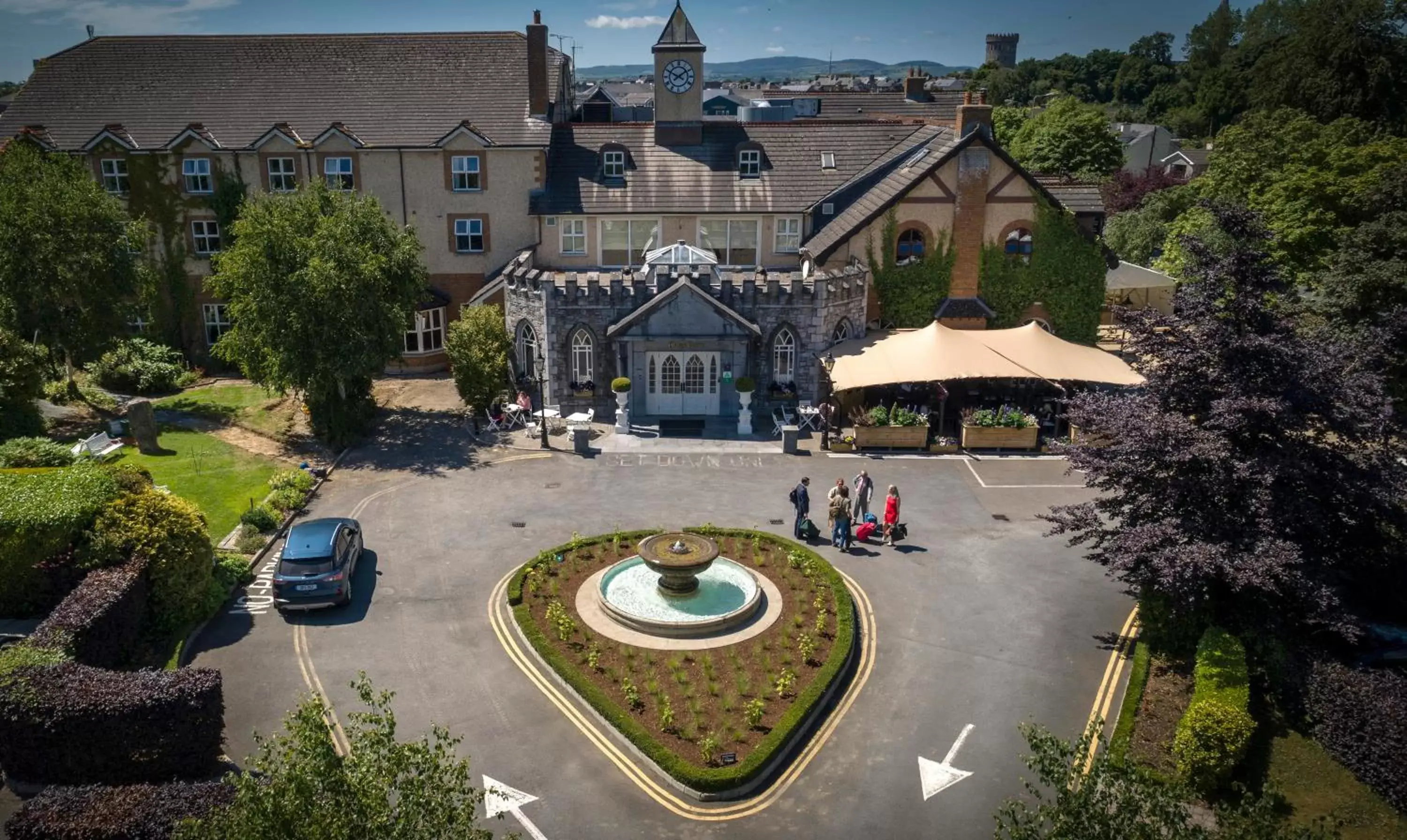 Property building in Abbey Court Property building in Abbey Court