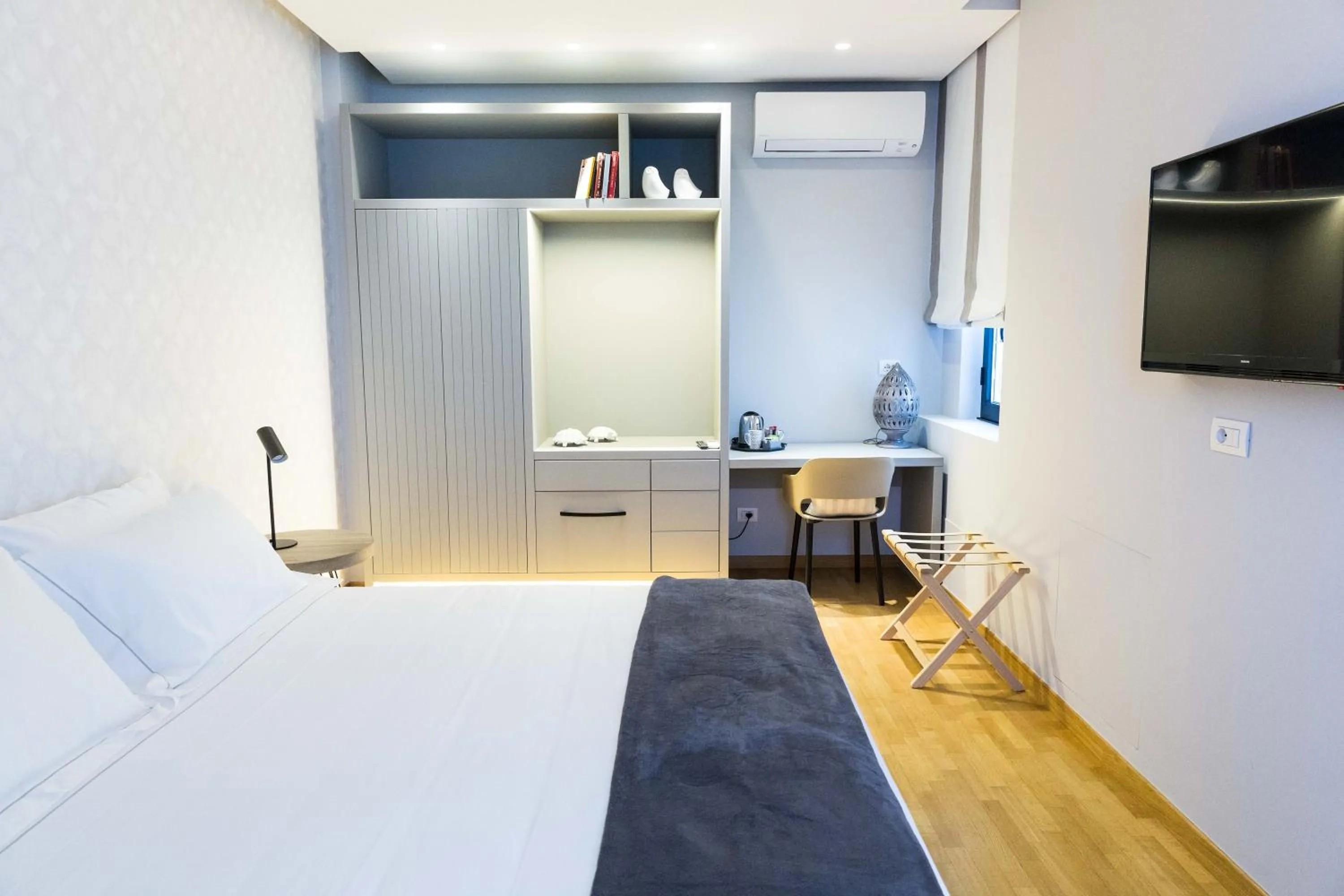 Bed in 200 ROOMS & TERRACE