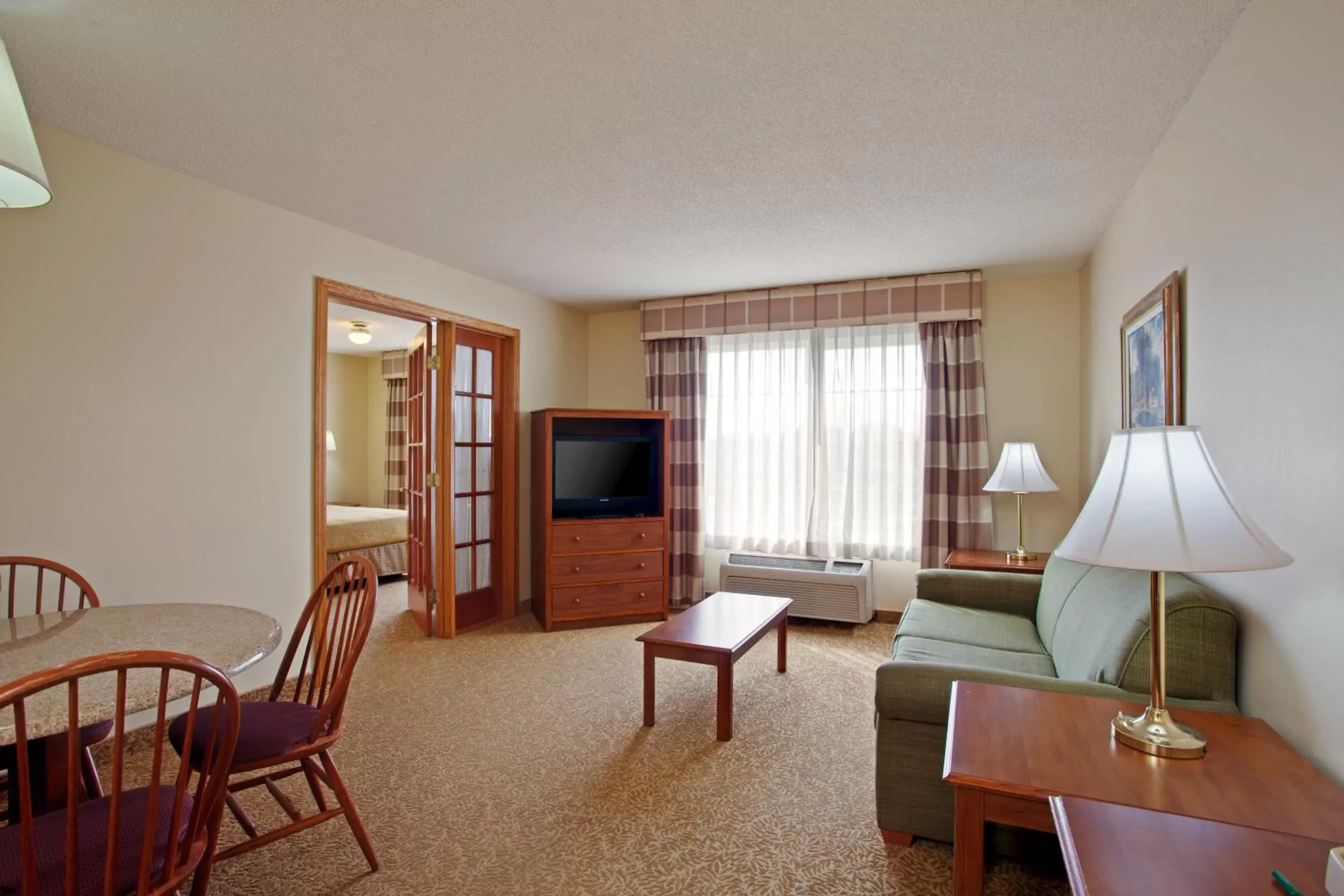 One-Bedroom King Suite with Sofa Bed in Country Inn & Suites by Radisson, Minneapolis/Shakopee, MN