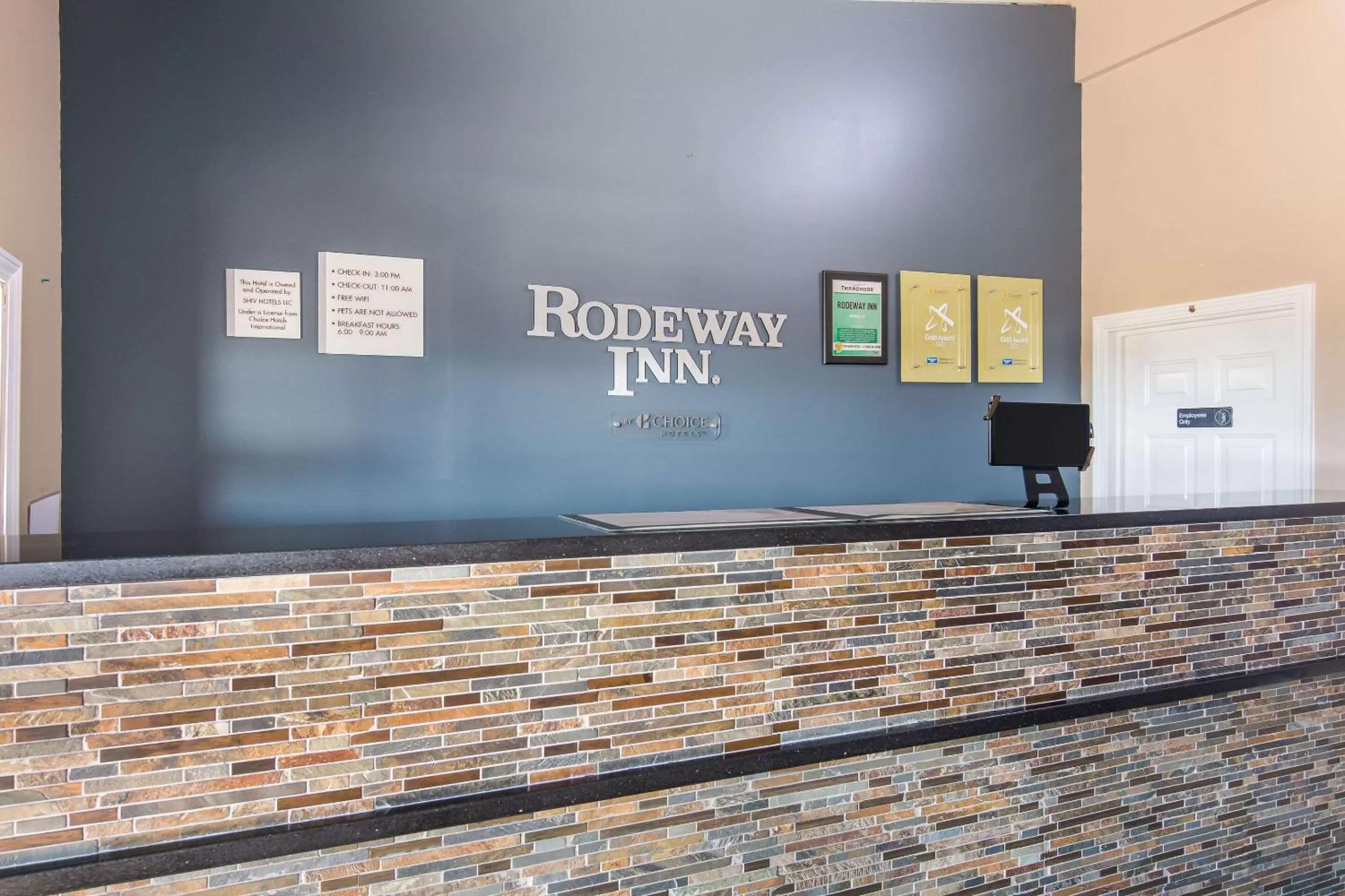 Lobby or reception in Rodeway Inn