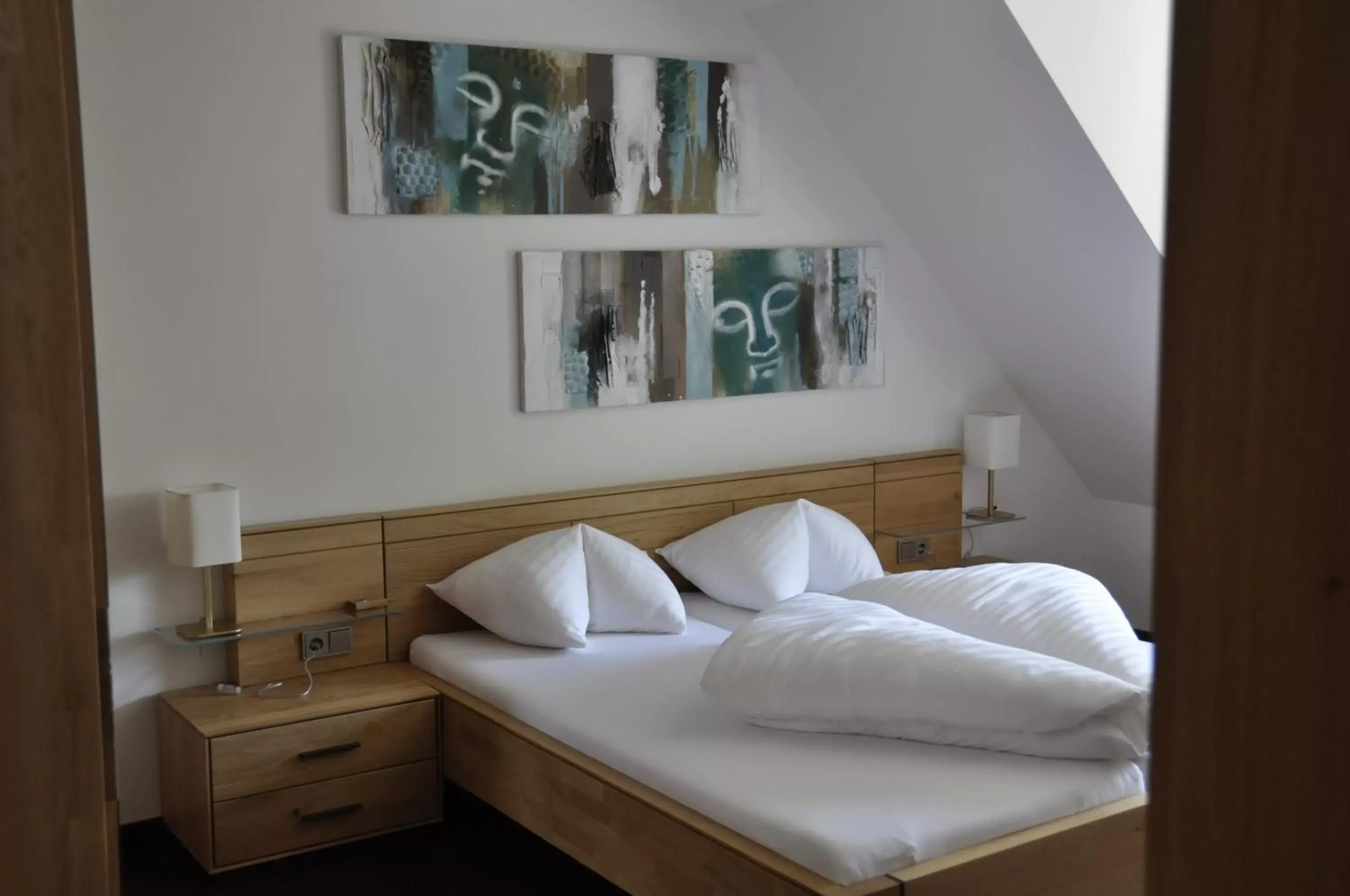 Bed in Hotel Goldener Löwe