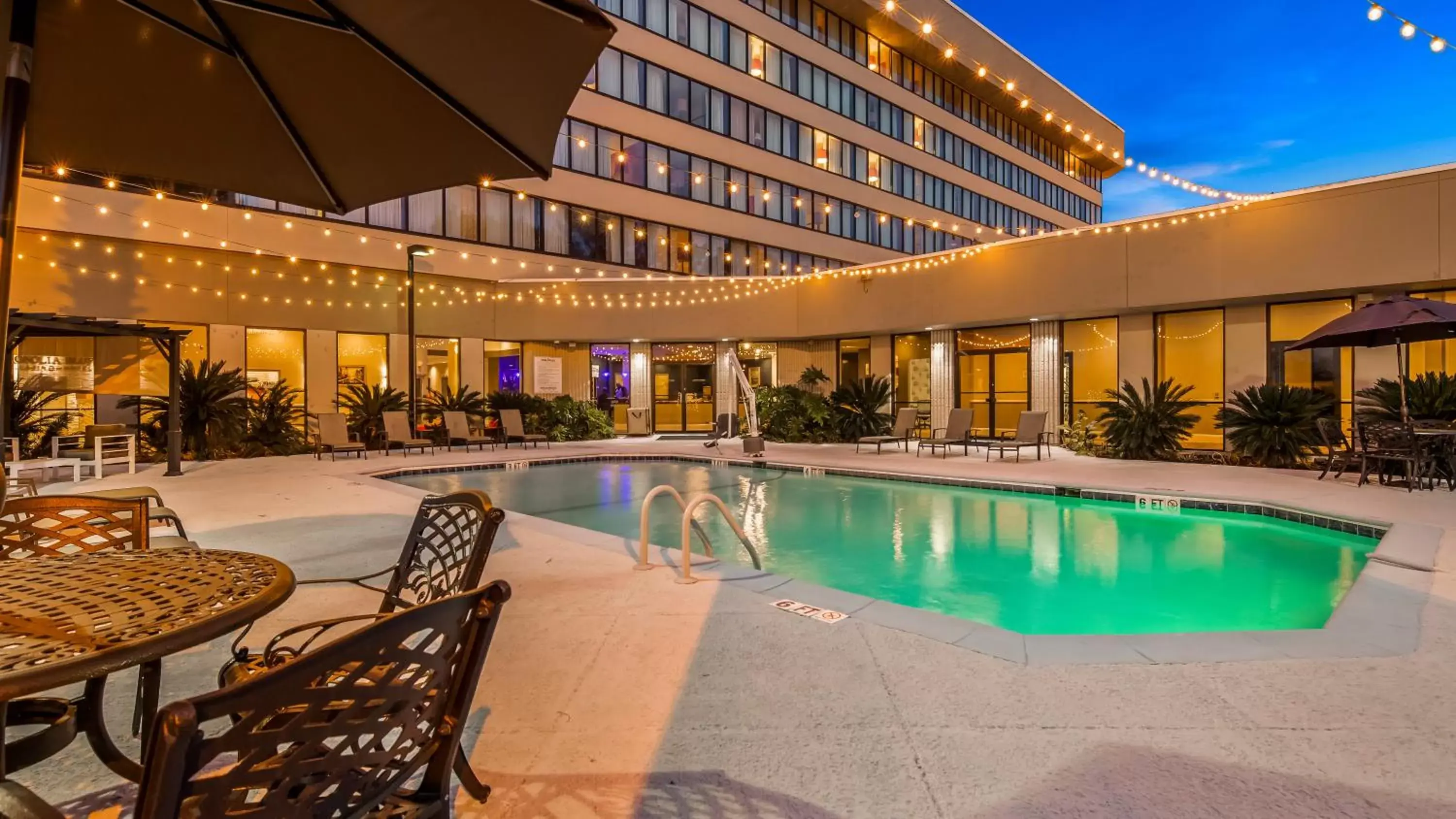 Swimming Pool in Magnolia Bluffs, BW Signature Collection