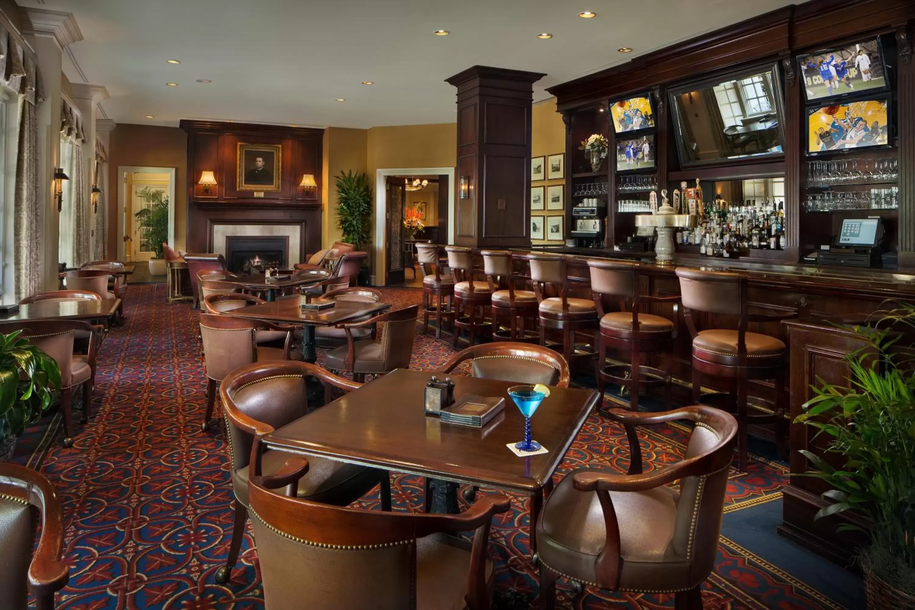 Lounge or bar, Lounge/Bar in Washington Duke Inn & Golf Club