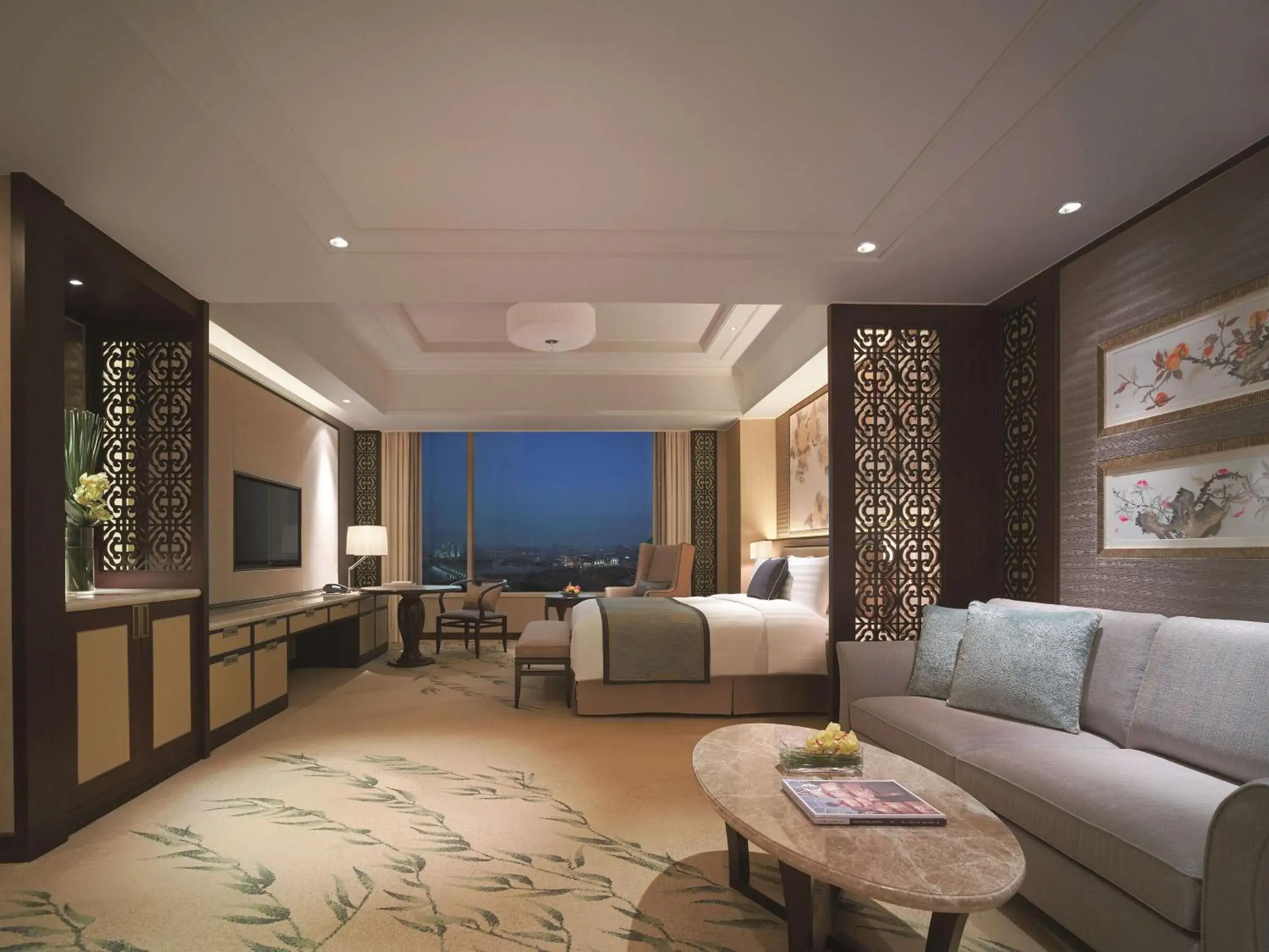 Photo of the whole room, Seating Area in Shangri-La Hotel Yangzhou