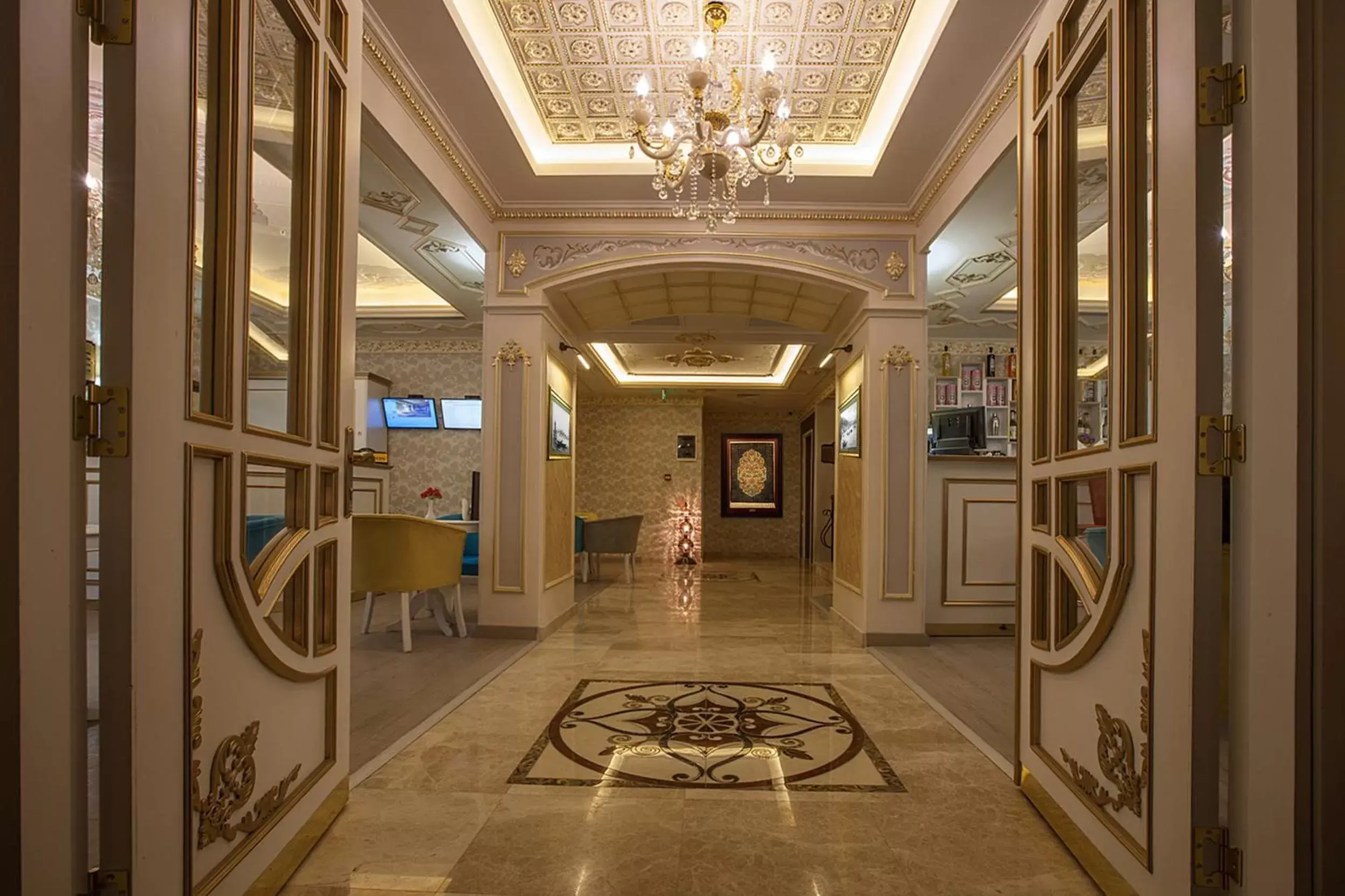Lobby or reception, Lobby/Reception in Empire Suite Hotel