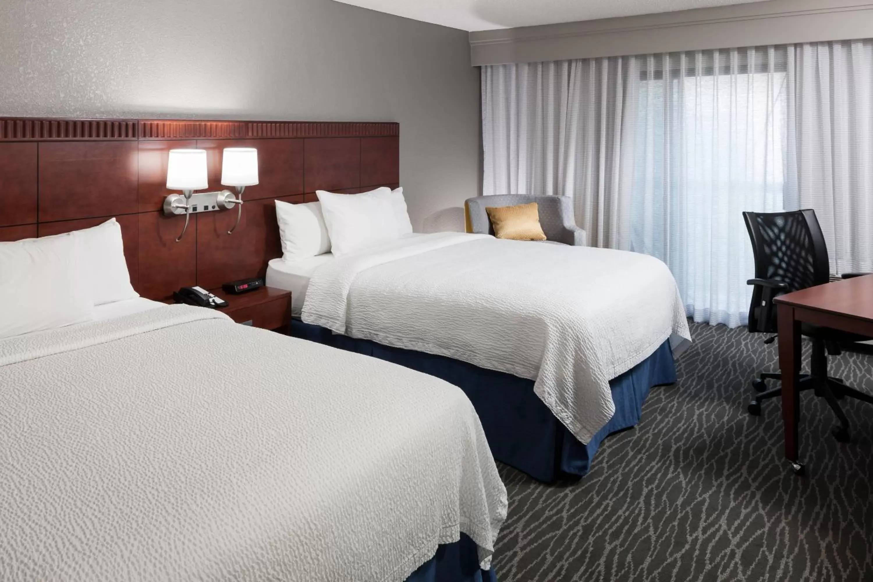 Photo of the whole room, Bed in Courtyard by Marriott Waco