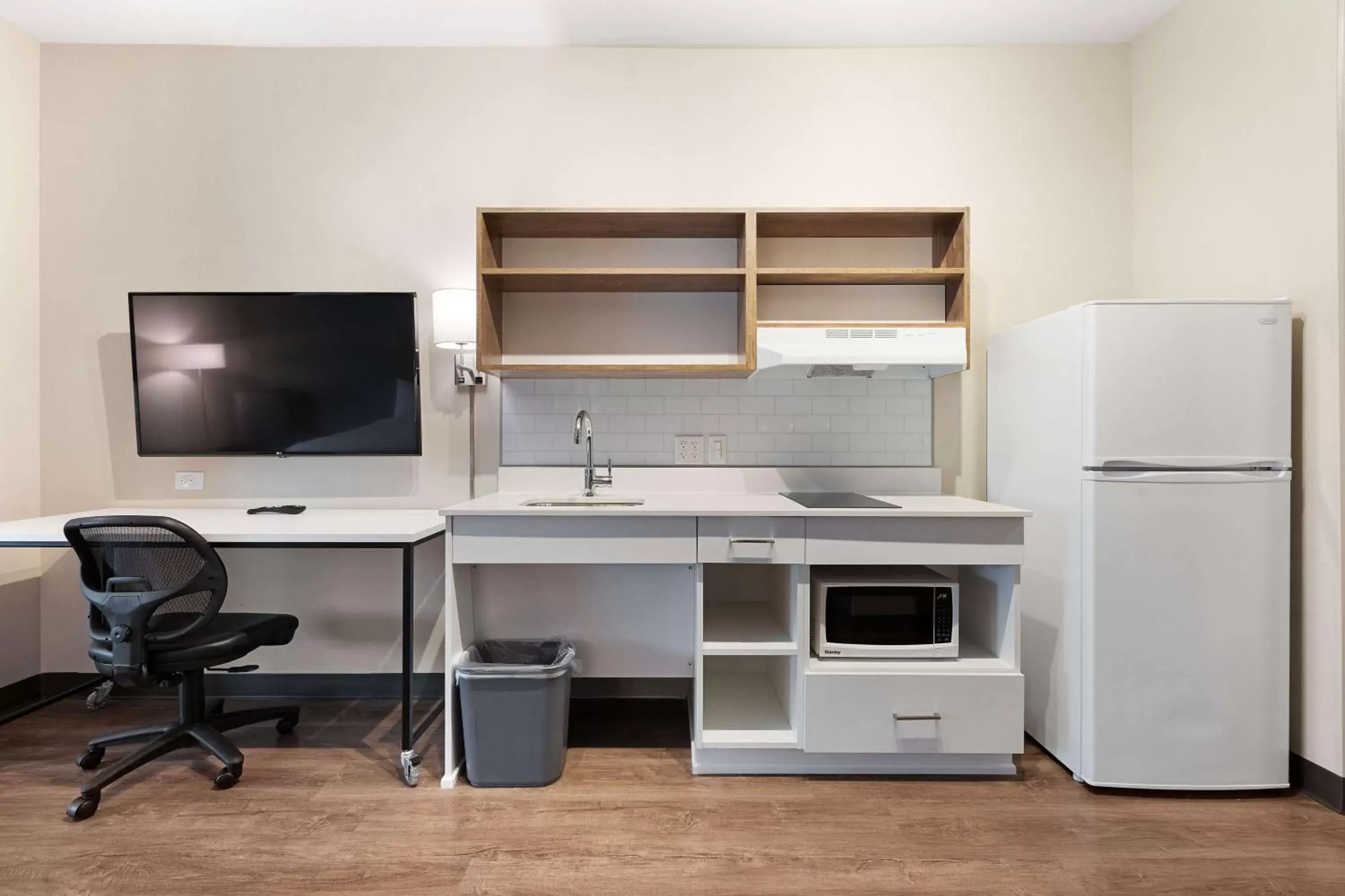 Kitchen or kitchenette, Kitchen/Kitchenette in Extended Stay America Premier Suites - Atlanta - Newnan