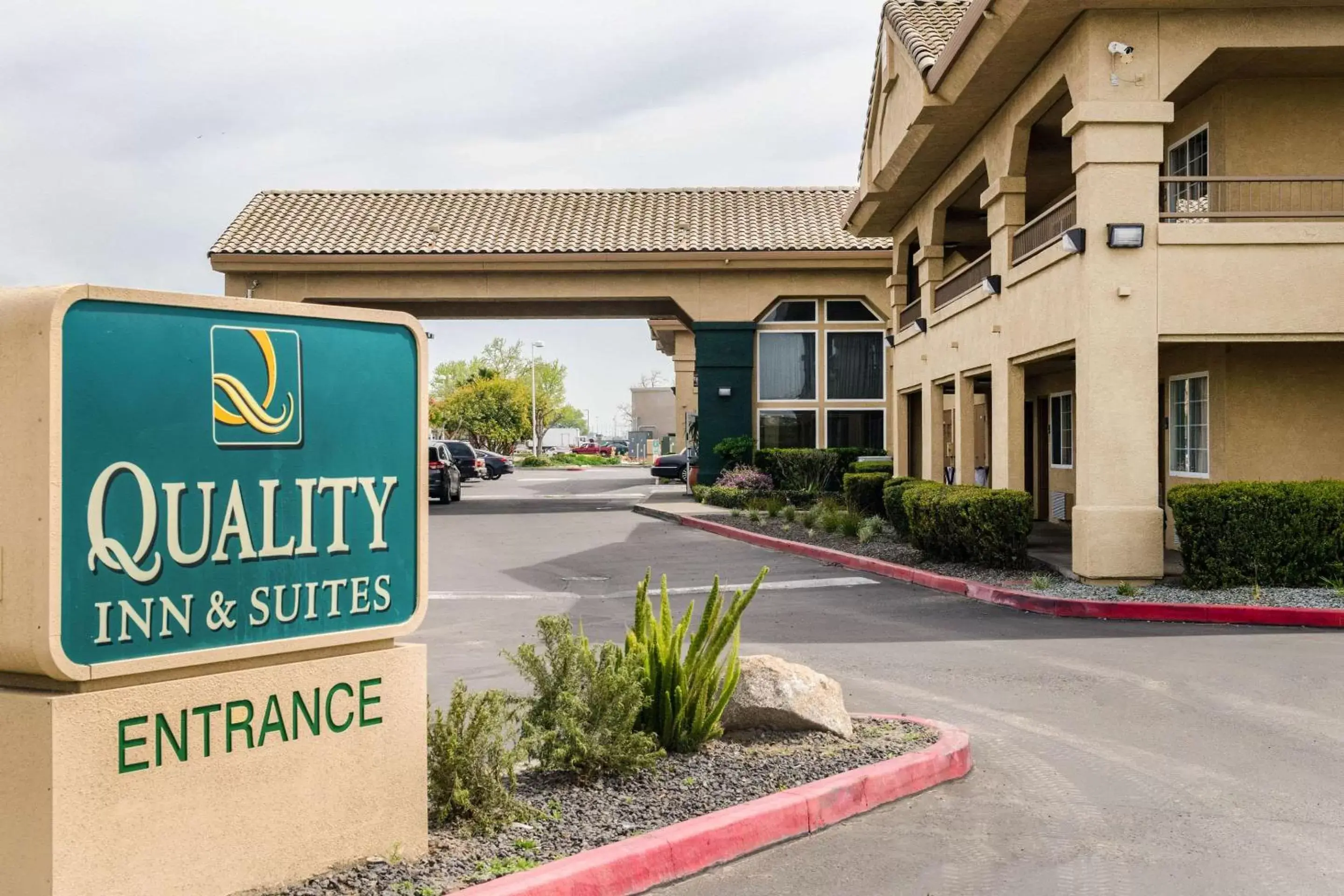Property Building in Quality Inn & Suites Lathrop