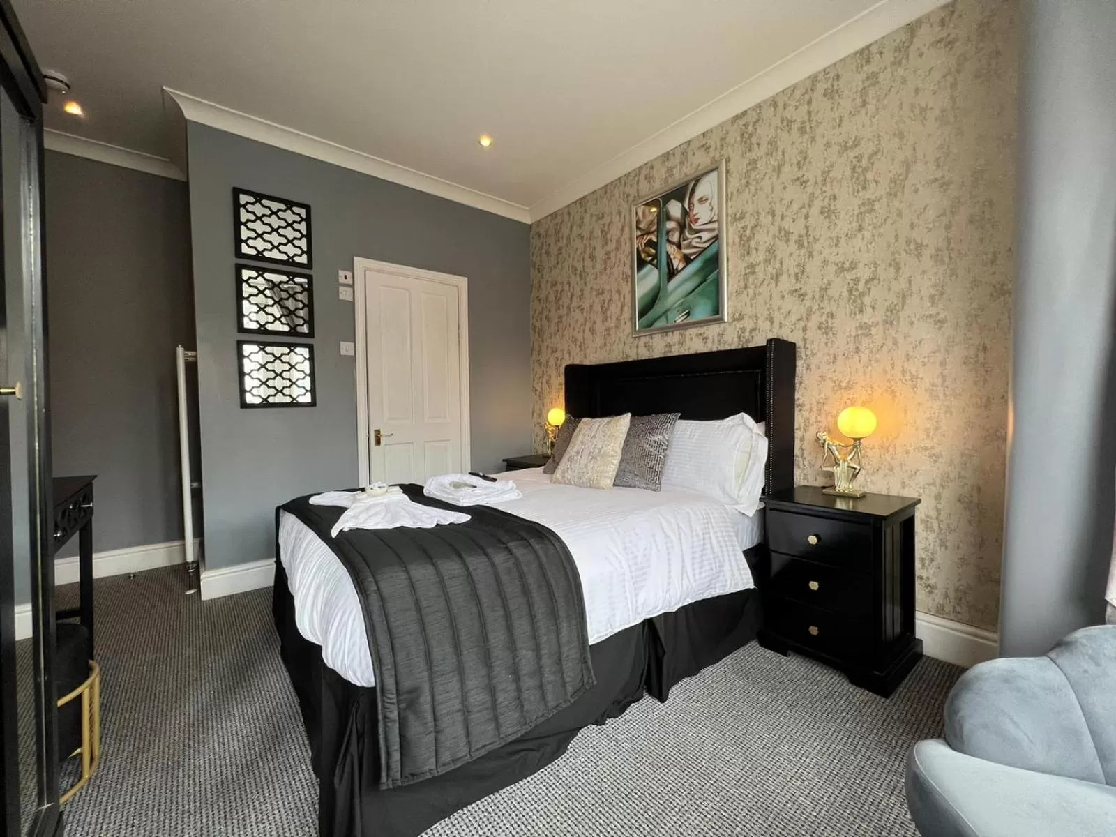 Bed in McGraths Hotel & Public Bar