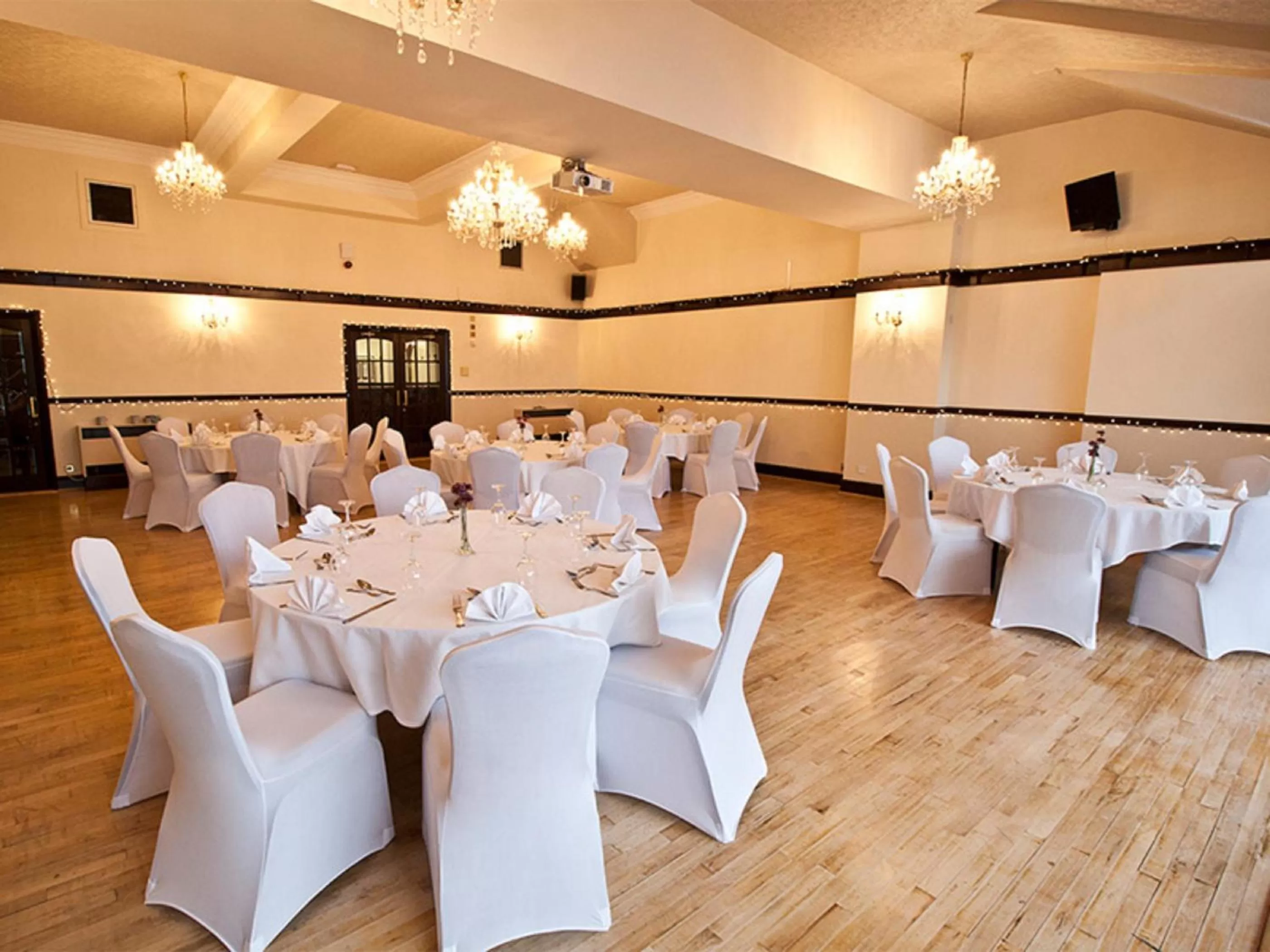 wedding in North Shore Hotel