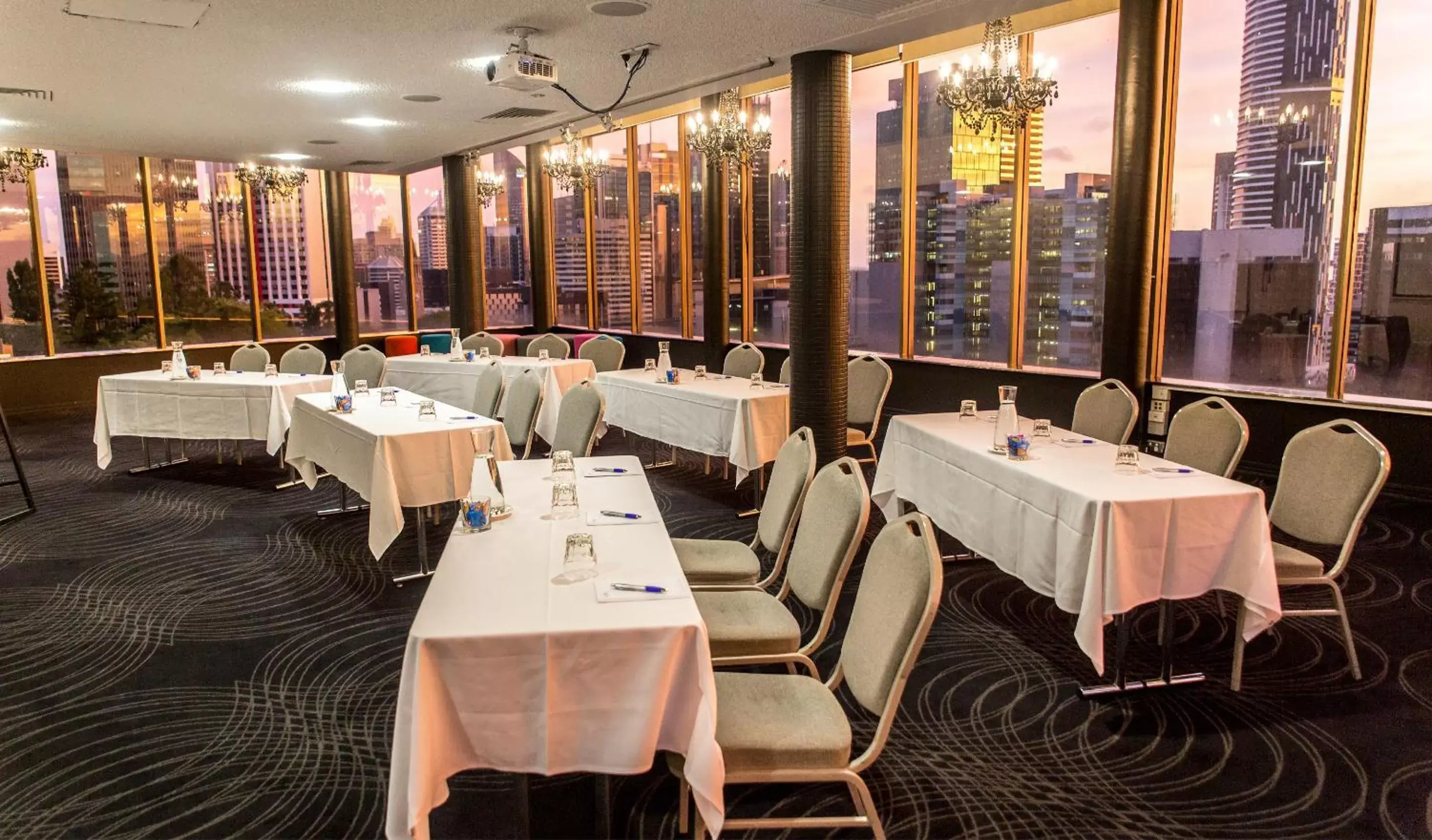 Meeting/conference room, Restaurant/Places to Eat in Pacific Hotel Brisbane