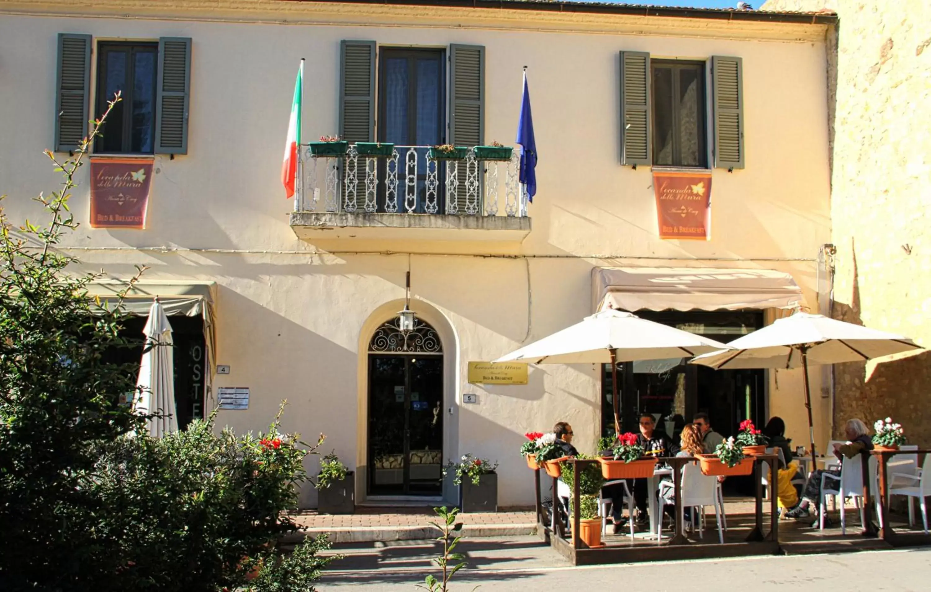 Facade/entrance, Patio/Outdoor Area in Locanda Delle Mura Anna De Croy