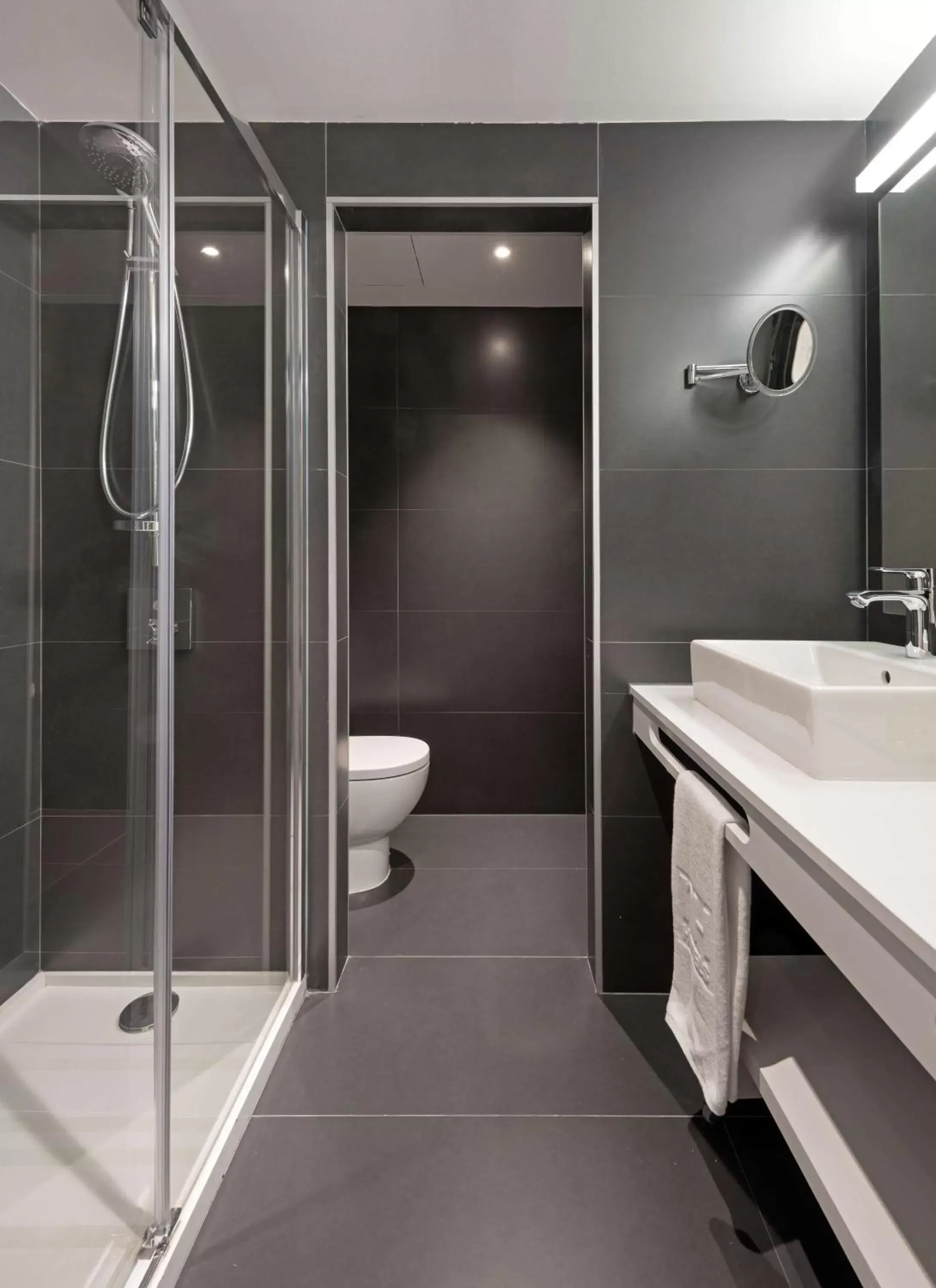 Shower, Bathroom in NH Collection Gran Hotel de Zaragoza
