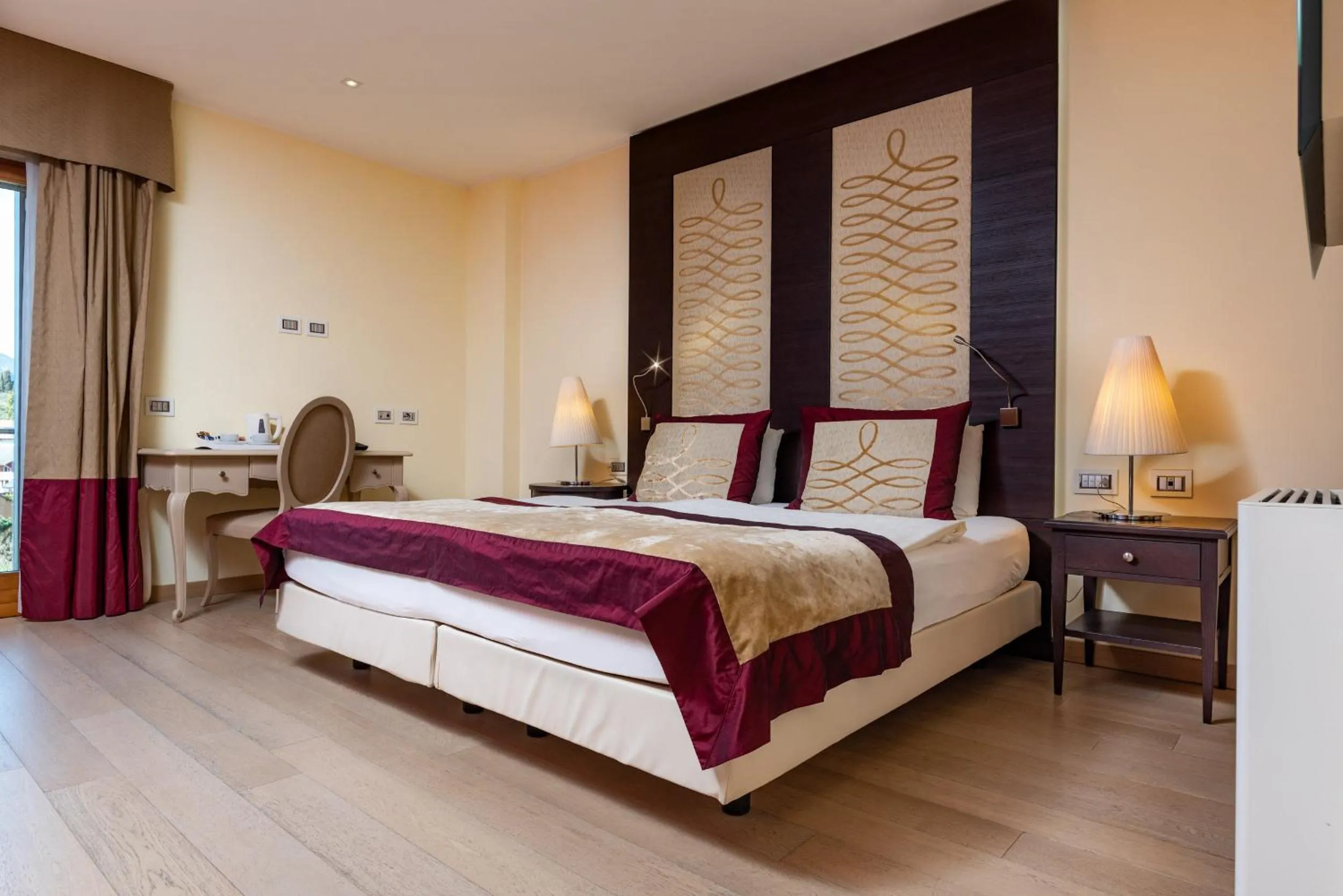 Bedroom, Bed in Hotel Villa Madruzzo