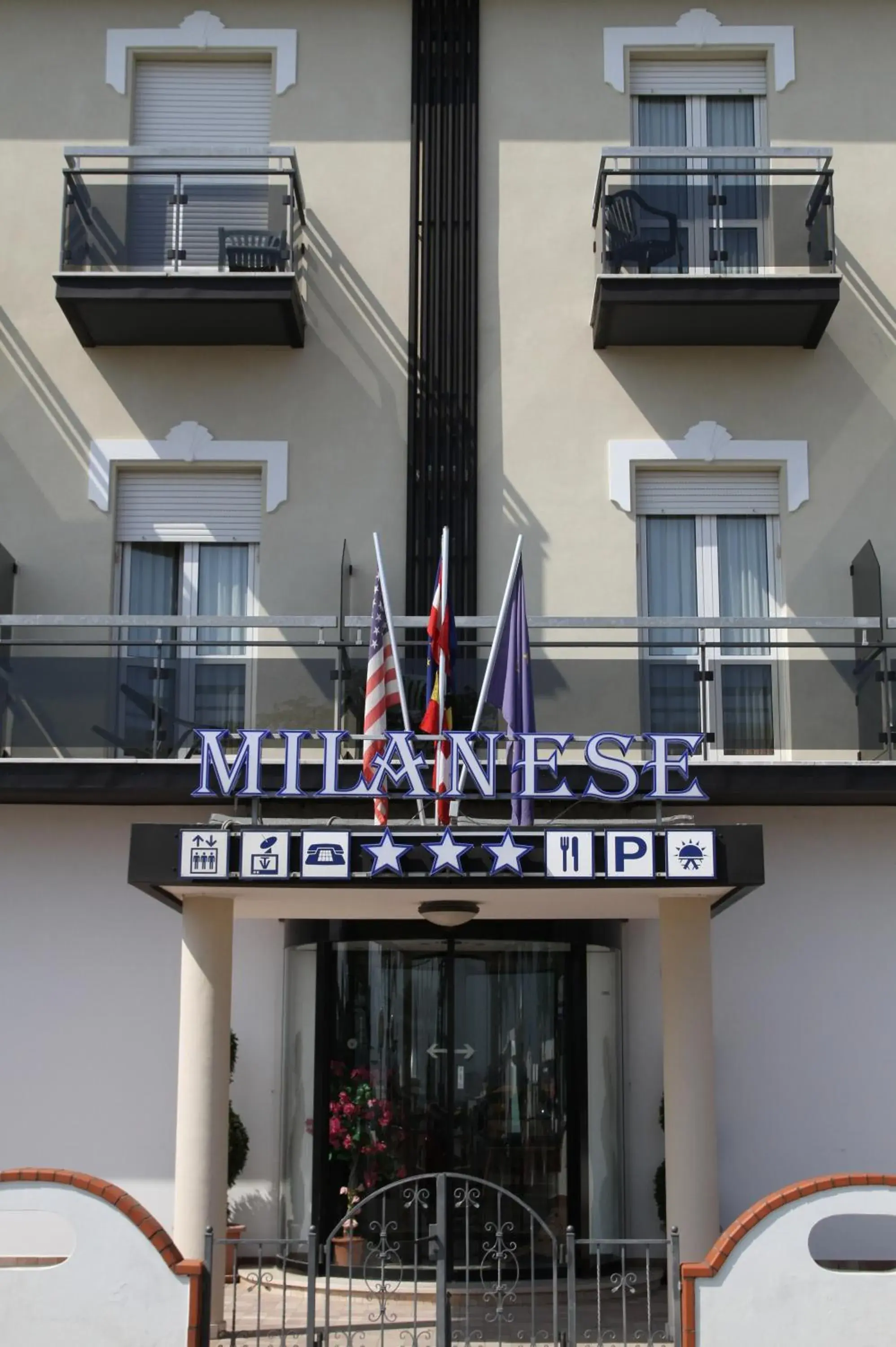 Facade/entrance in Hotel Milanese