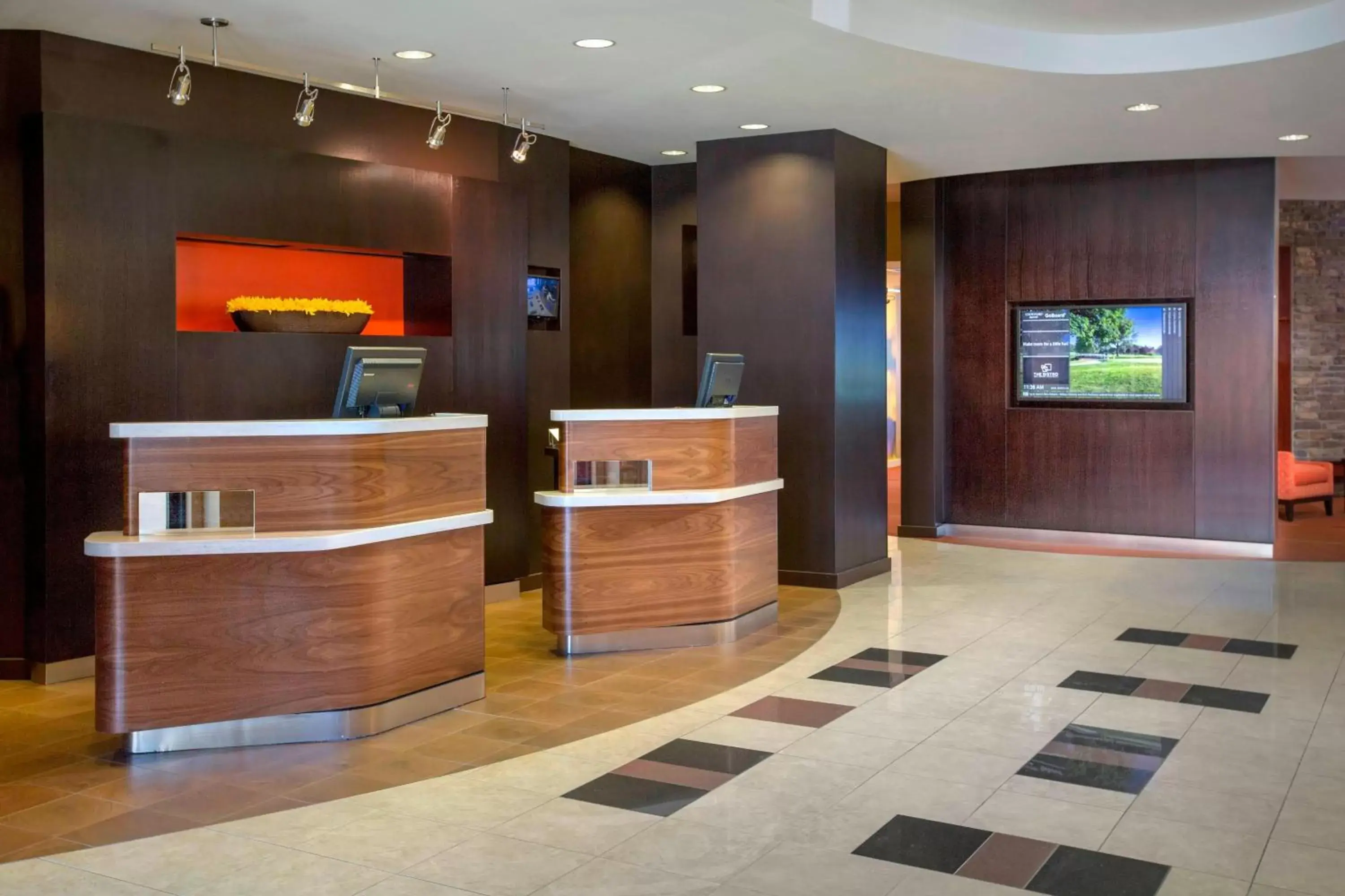 Property building, Lobby/Reception in Courtyard by Marriott Paramus