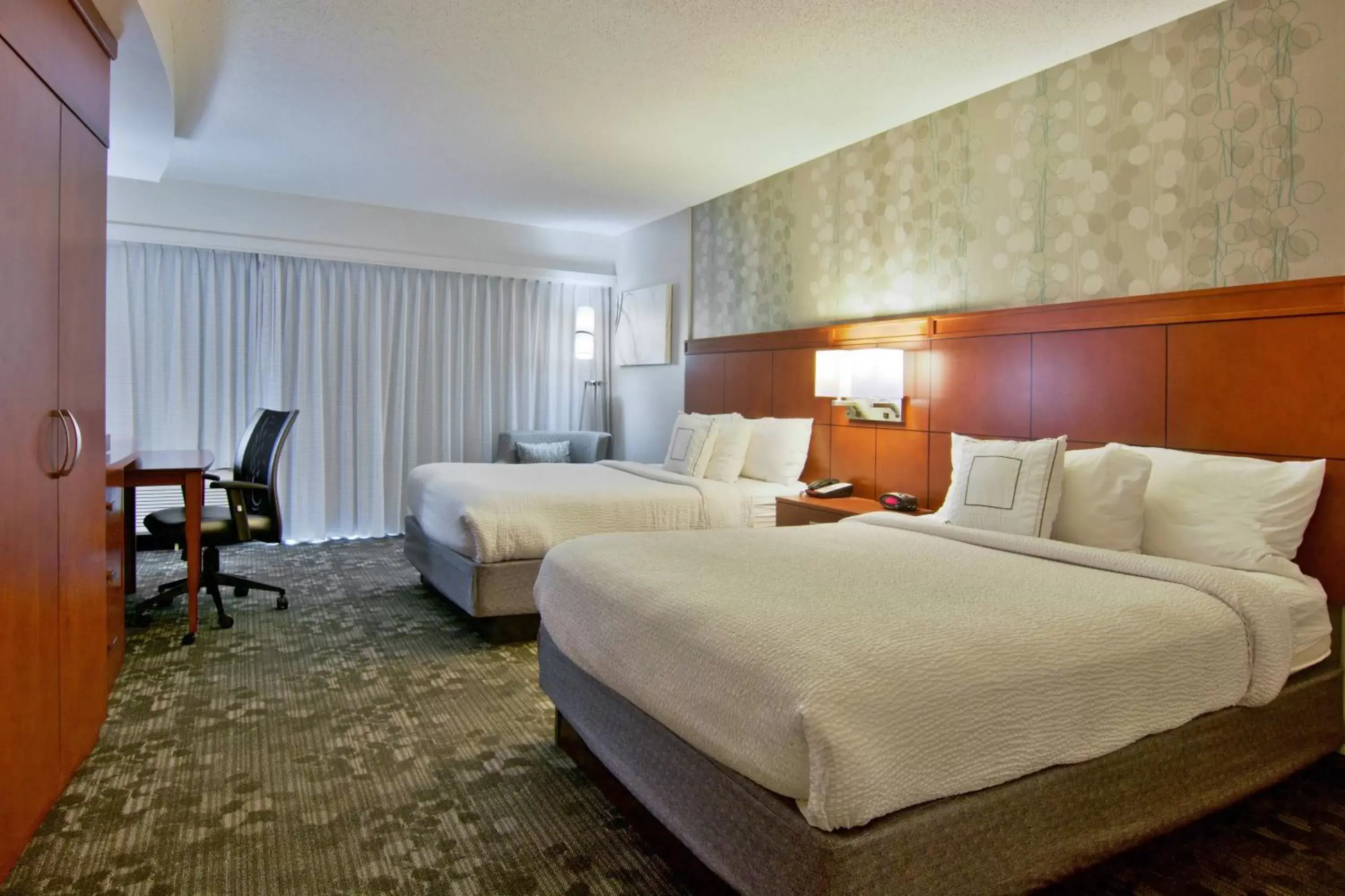 Photo of the whole room, Bed in Courtyard by Marriott Clarksville