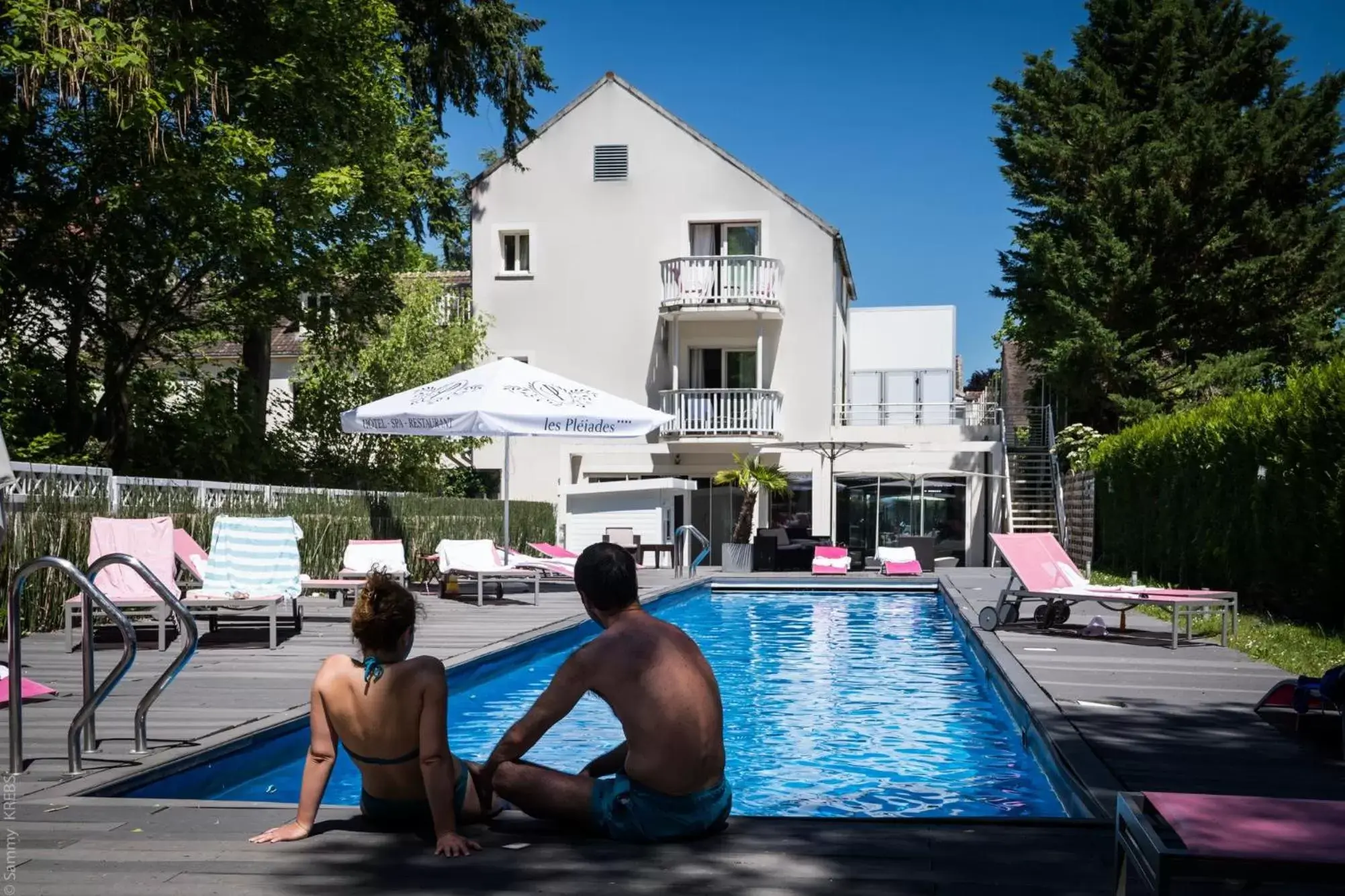 Swimming Pool in Les Pleiades Hôtel-Spa-Restaurant
