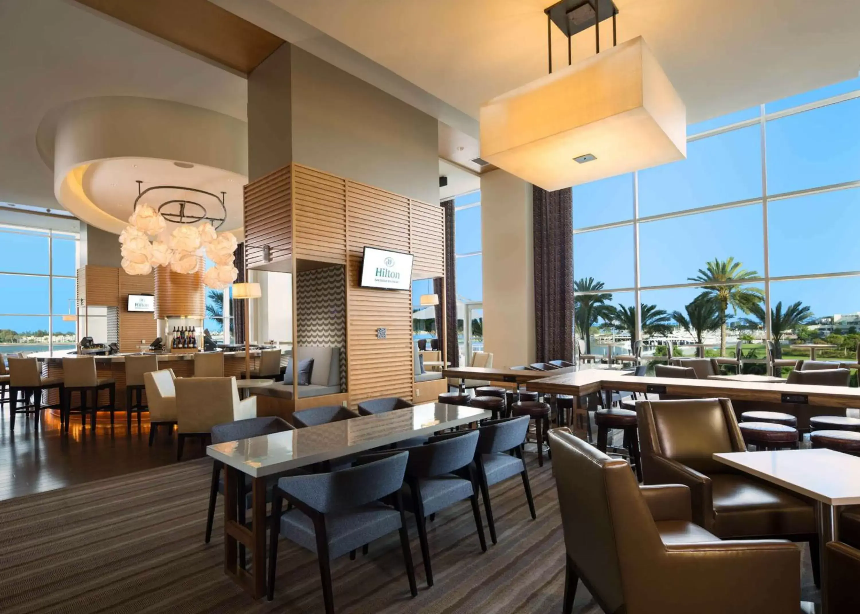 Property building, Restaurant/Places to Eat in Hilton San Diego Bayfront