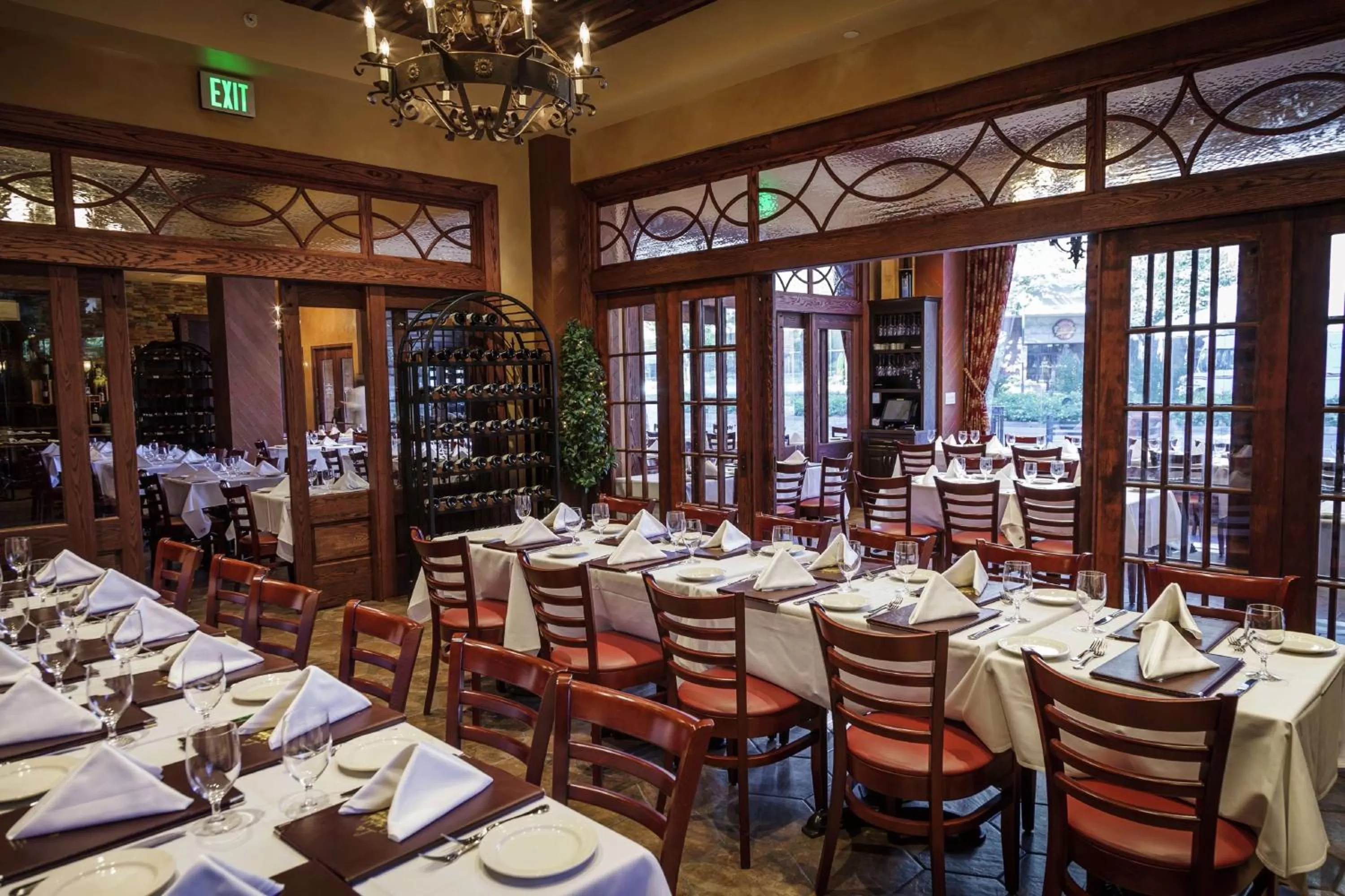 Restaurant/places to eat in Hilton Richmond Downtown