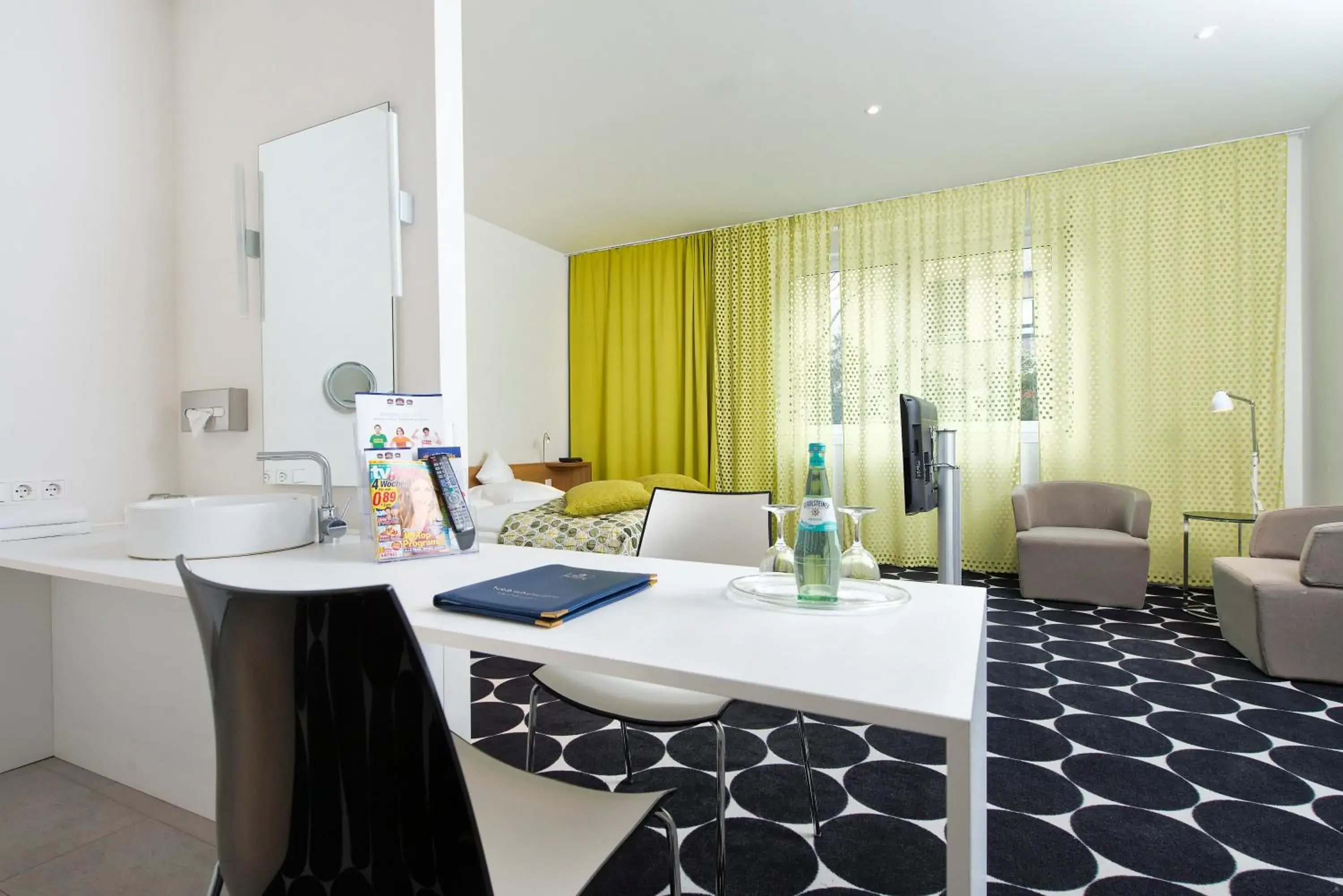 Photo of the whole room in Tryp by Wyndham Frankfurt