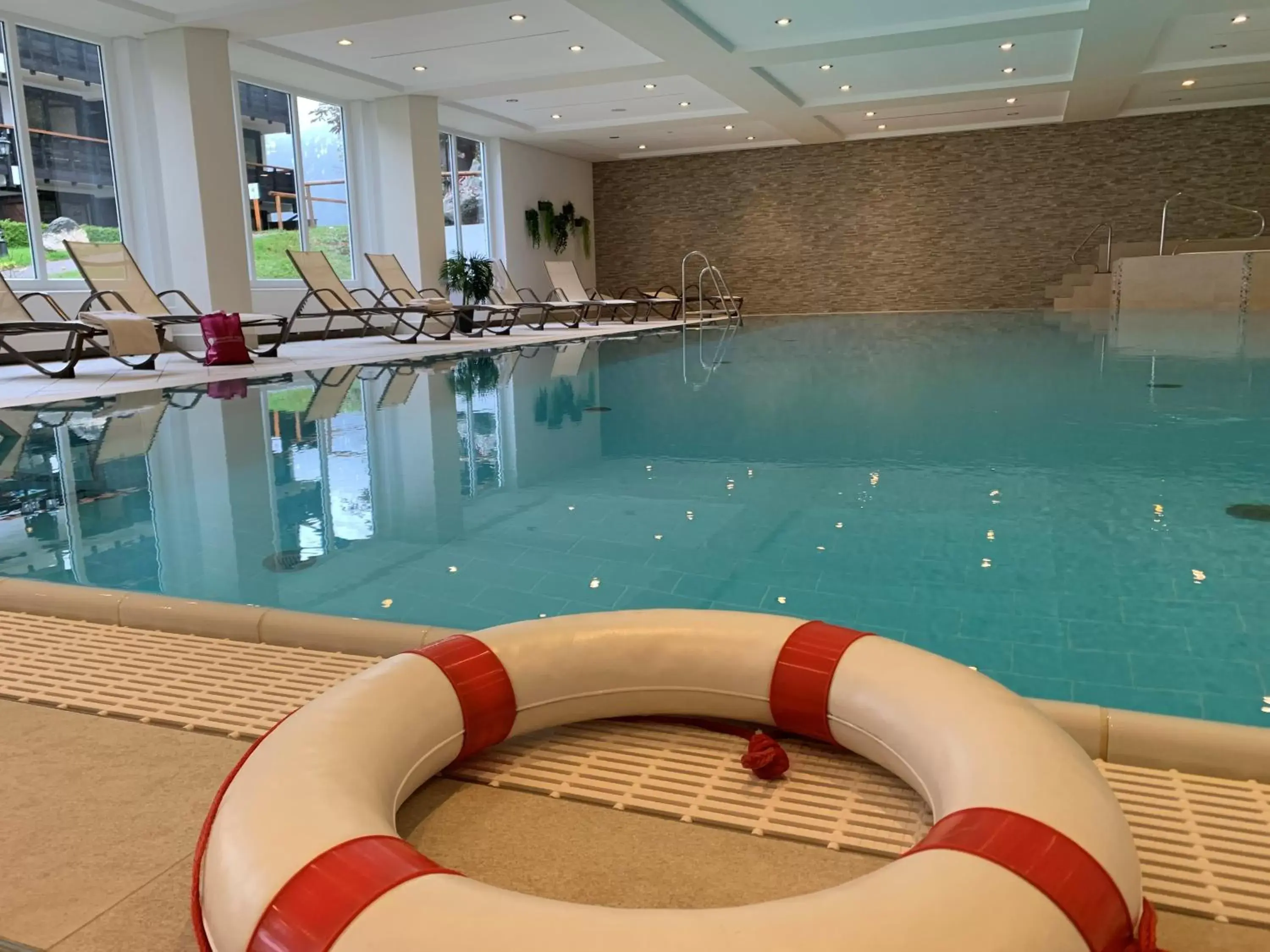 Swimming Pool in Riessersee Hotel