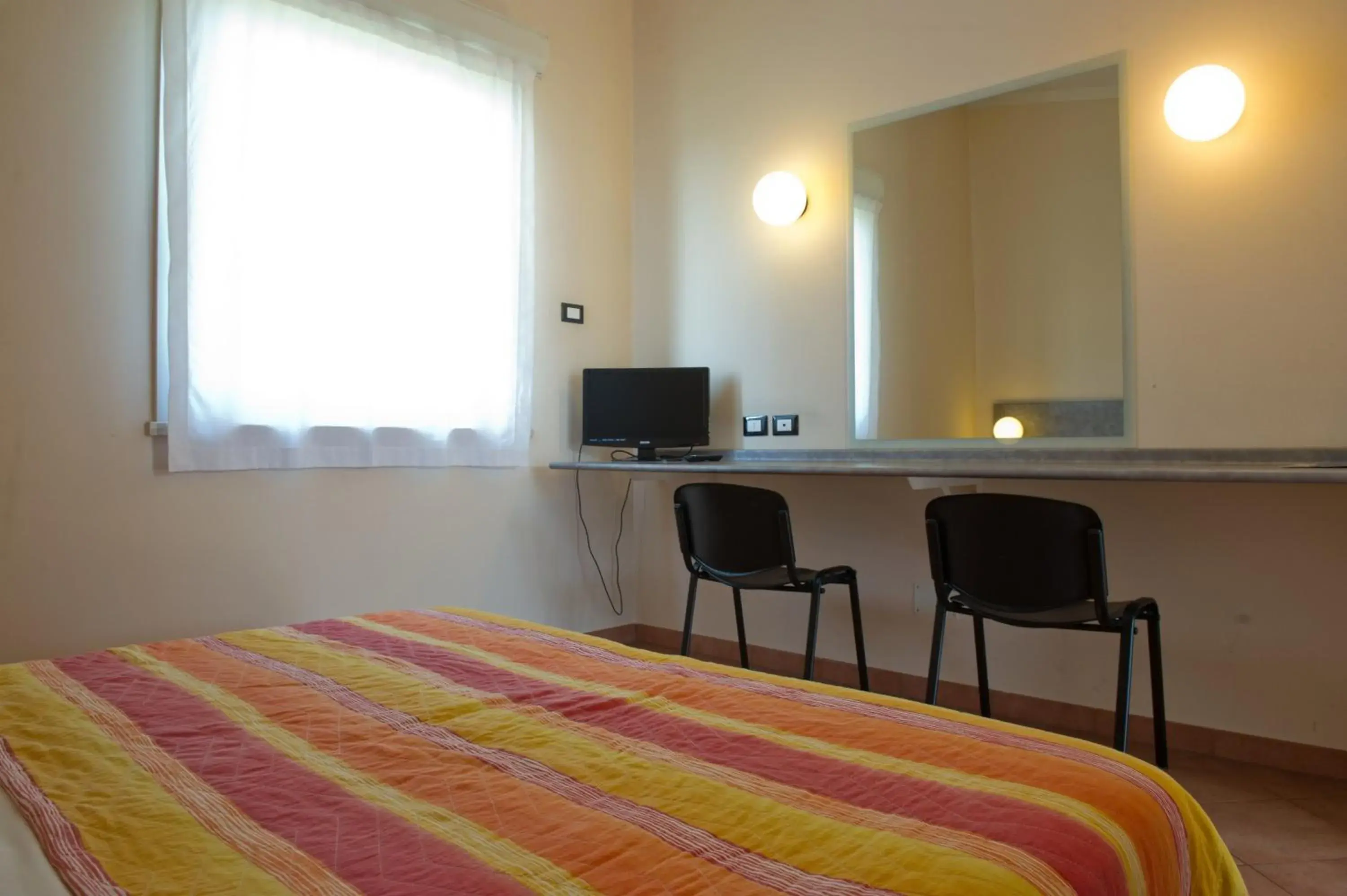 Bedroom, Bed in Autohotel Ravenna