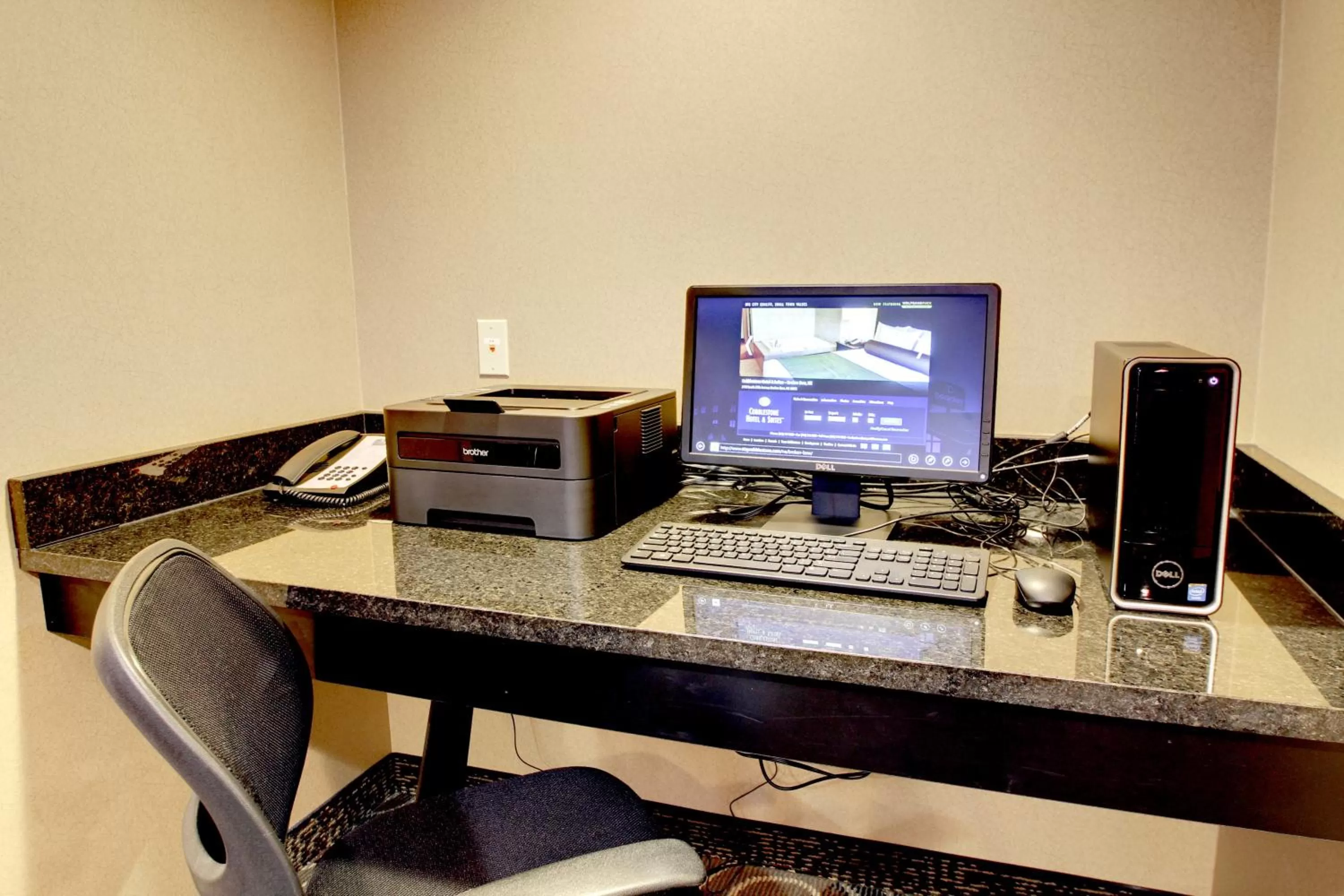 Business facilities in Cobblestone Hotel & Suites - Waynesboro