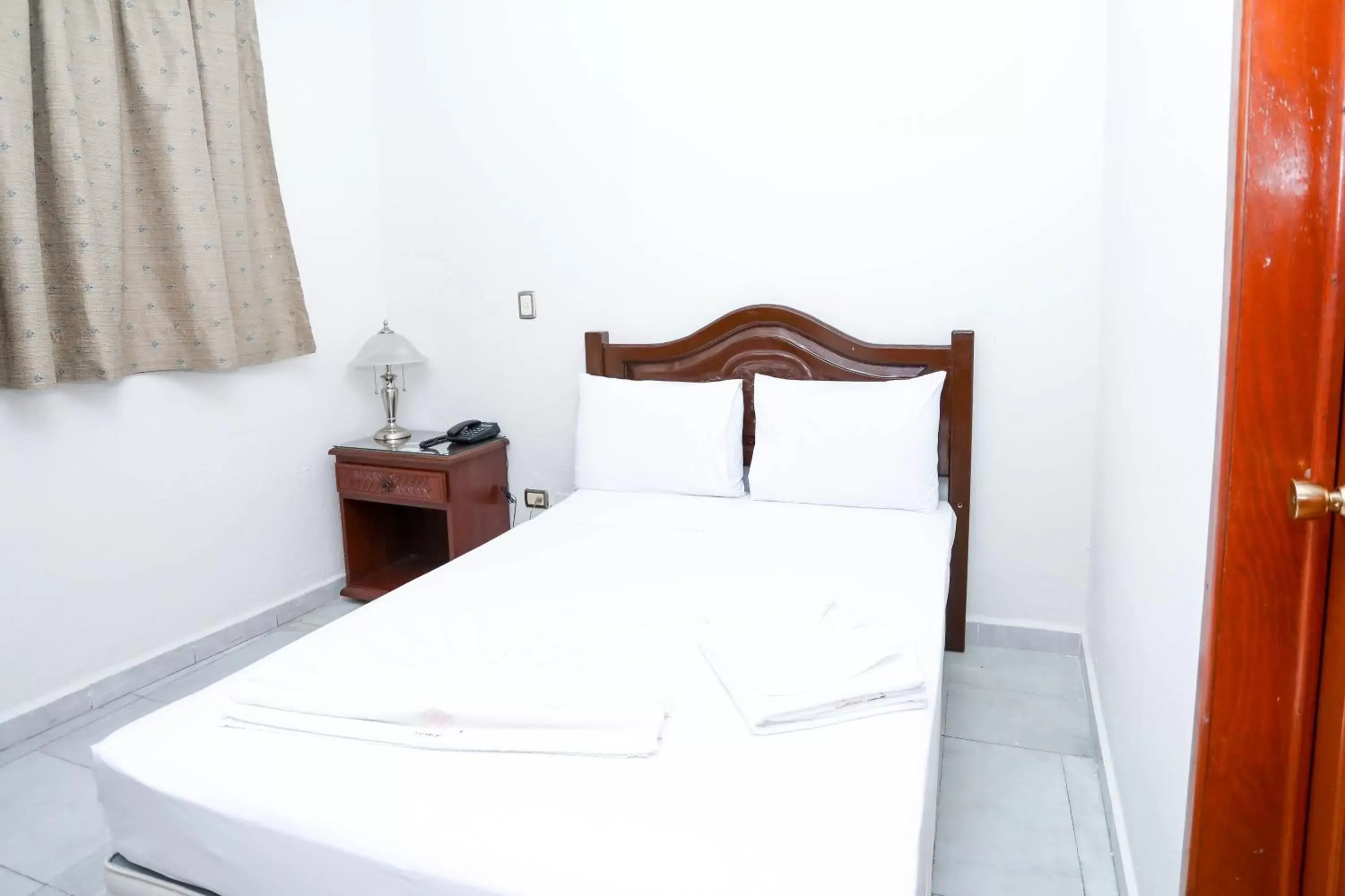 Bedroom, Bed in Hotel Avenida Cancun