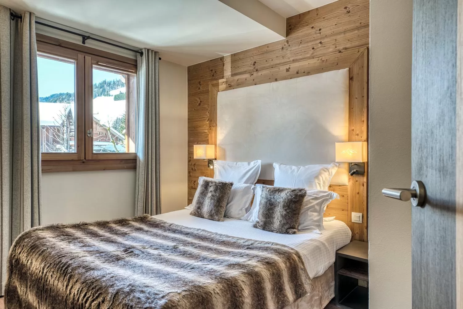 Bedroom, Bed in Les Loges Blanches Megève