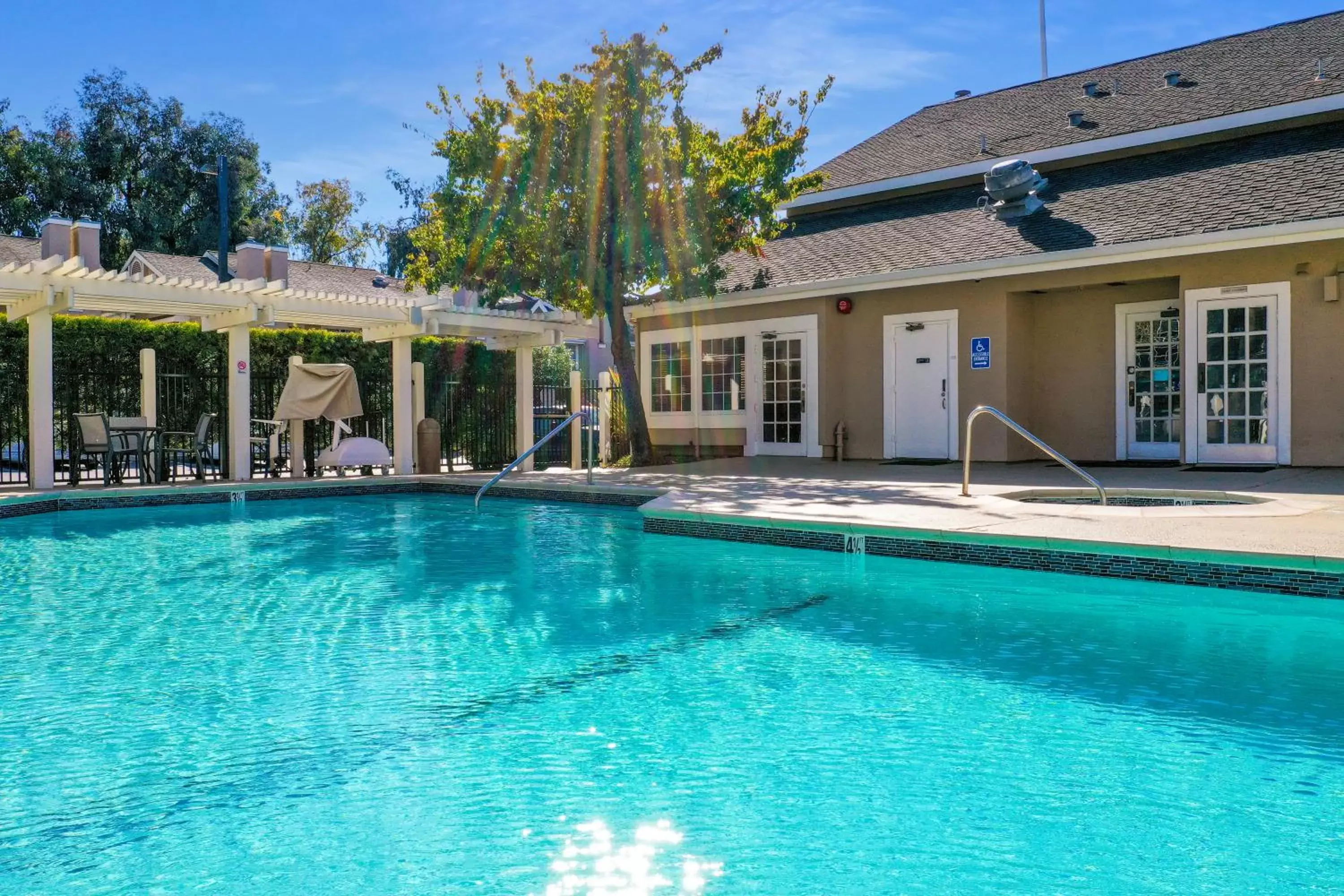 Swimming Pool in Chase Suite Hotel Newark Fremont