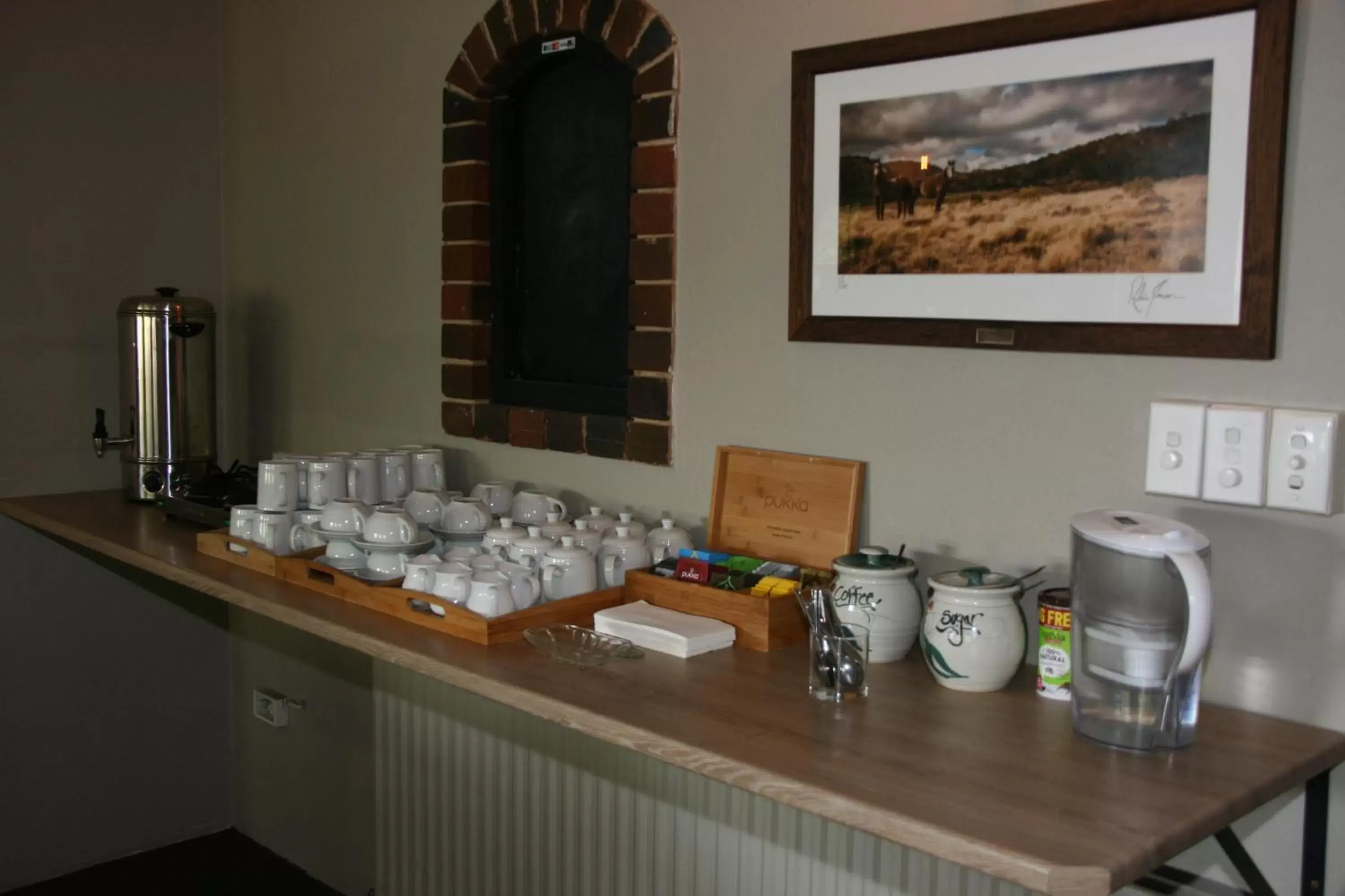 Coffee/tea facilities in Jindy Inn