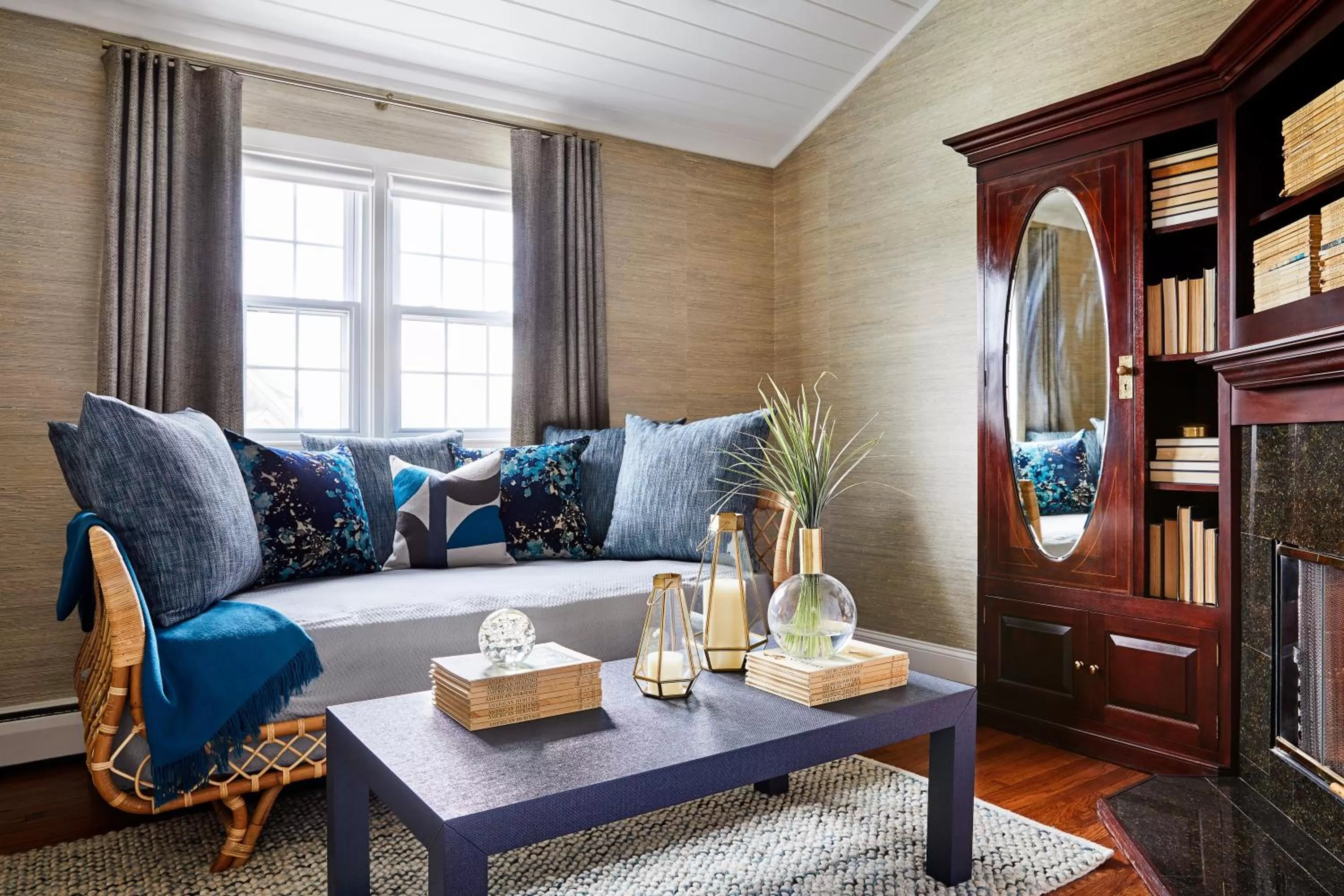 Library in The Cliffside Inn