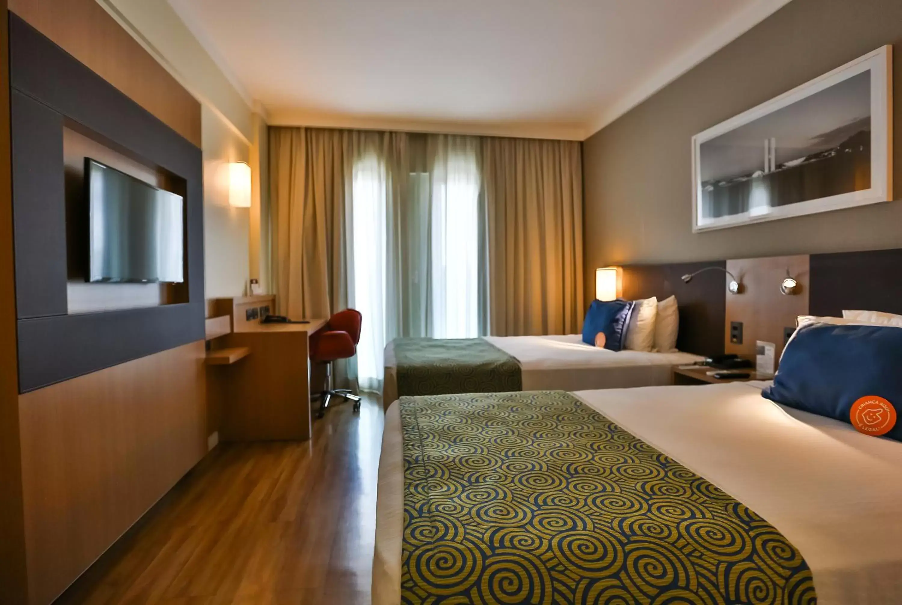 Bedroom, TV/Entertainment Center in Quality Hotel & Suites Brasília