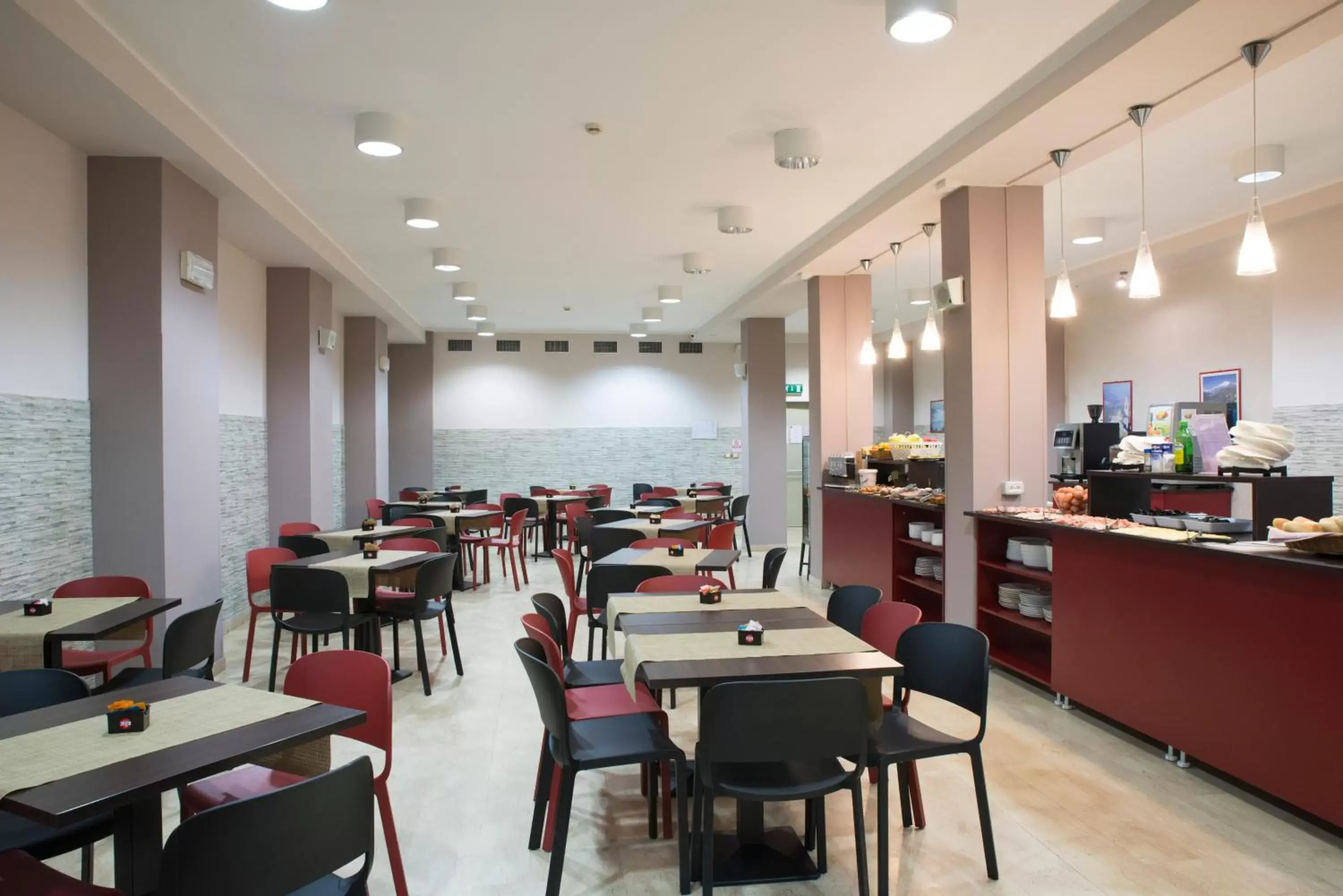 Lounge or bar in Hotel Miramonti Lounge or bar in Hotel Miramonti