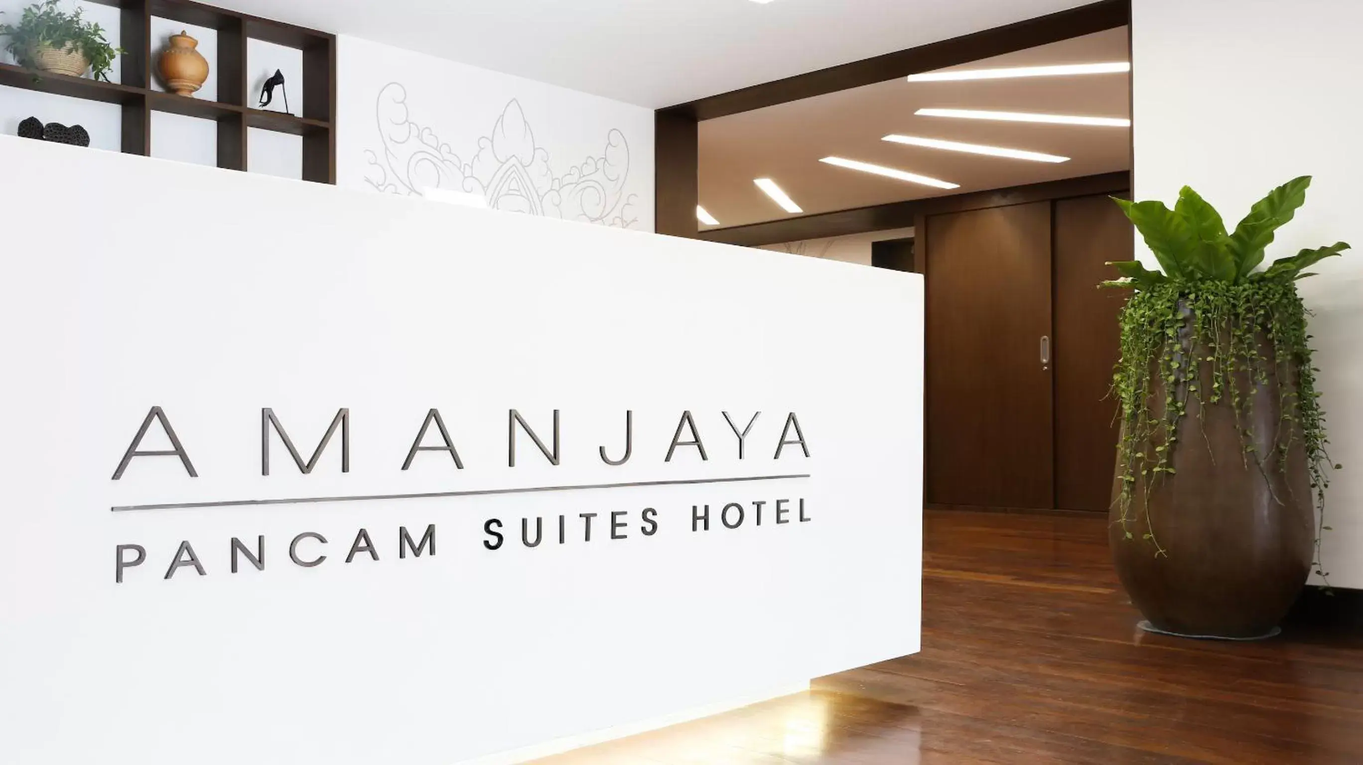 Lobby or reception, Property Logo/Sign in Amanjaya Pancam Suites Hotel