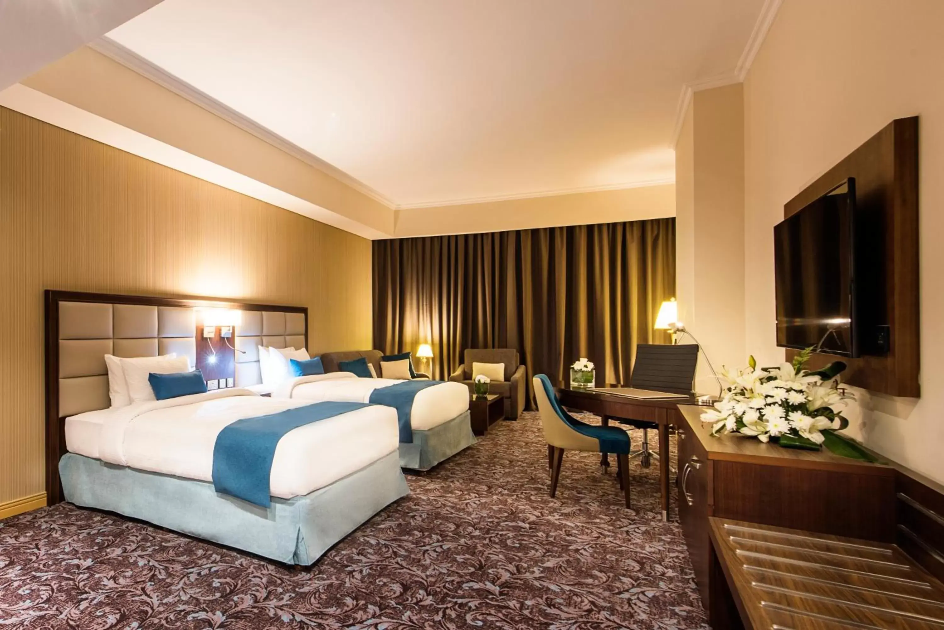 Bedroom, Bed in Golden Tulip Doha Hotel