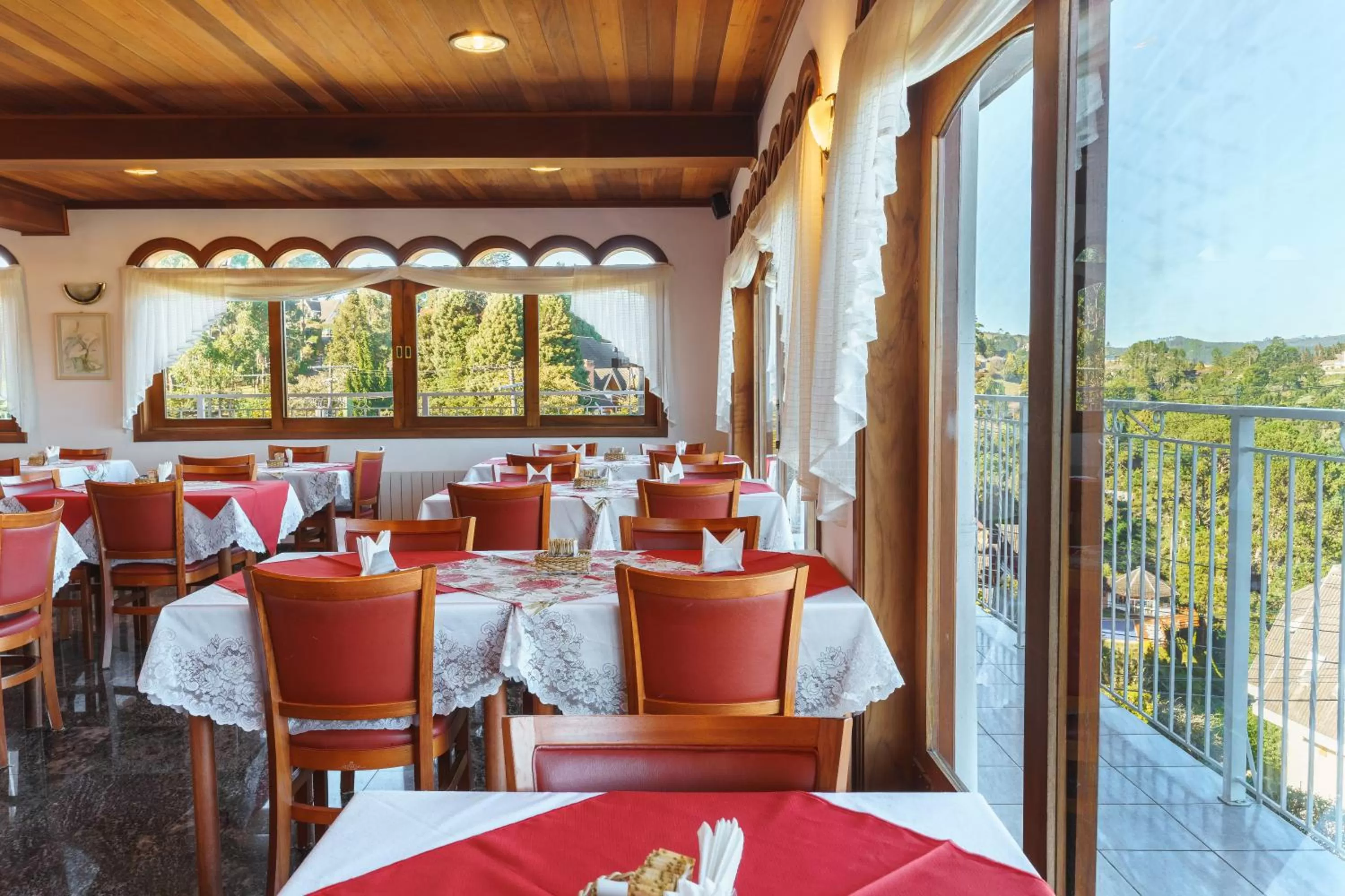 Buffet breakfast in Pousada Recanto Almeida