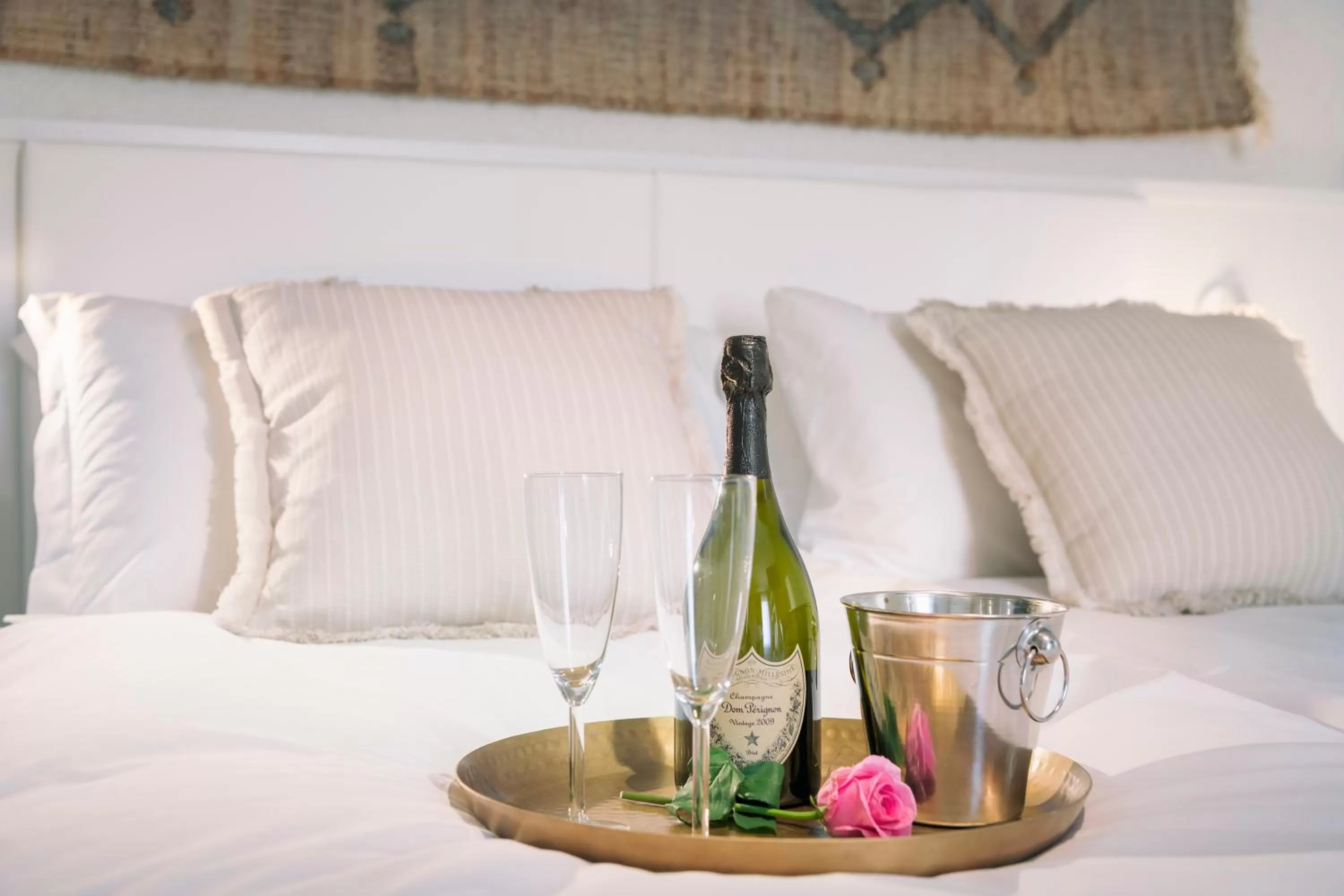 Food and drinks, Bed in CP Resort