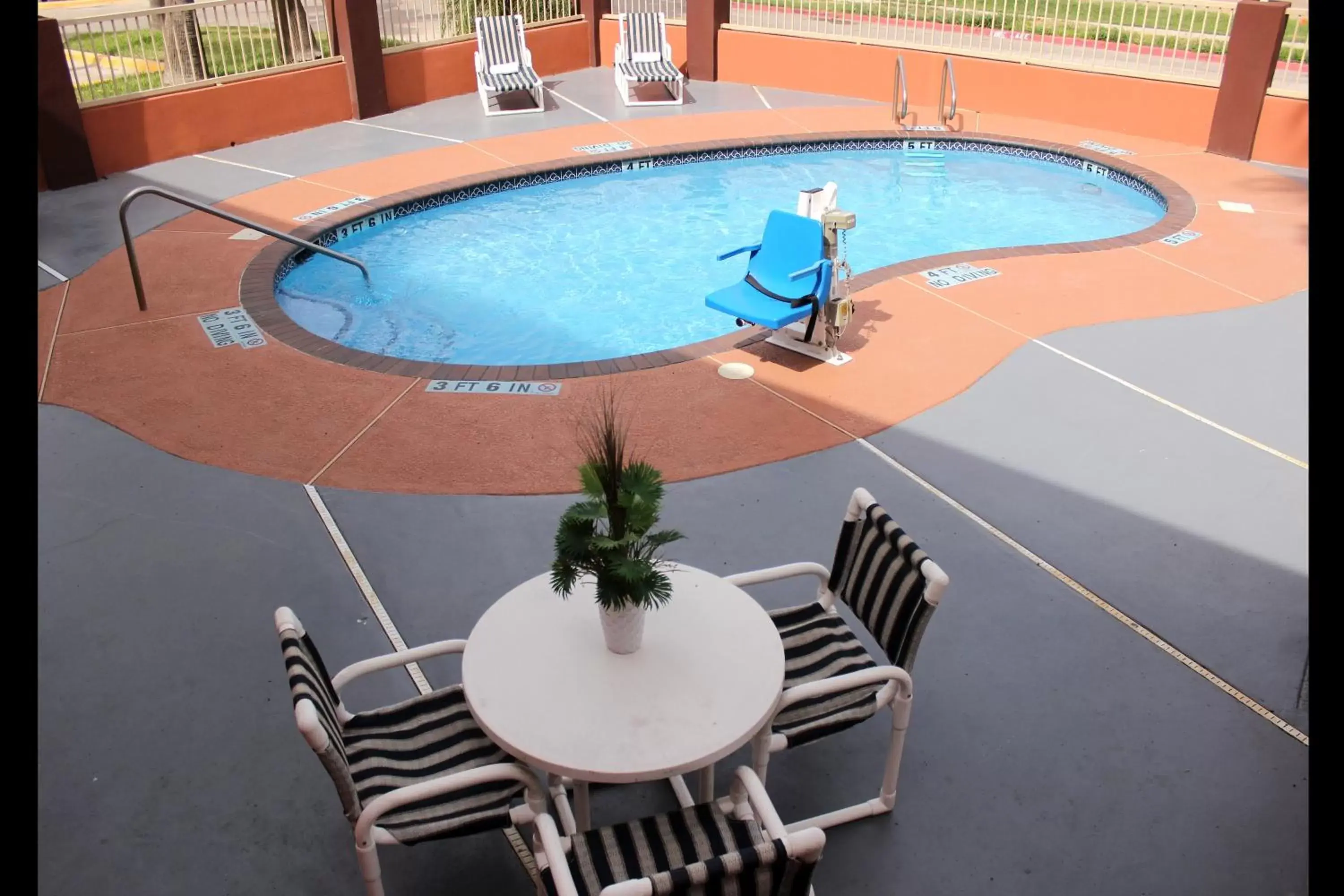 Swimming pool, Pool View in Texas Inn & Suites McAllen at La Plaza Mall and Airport