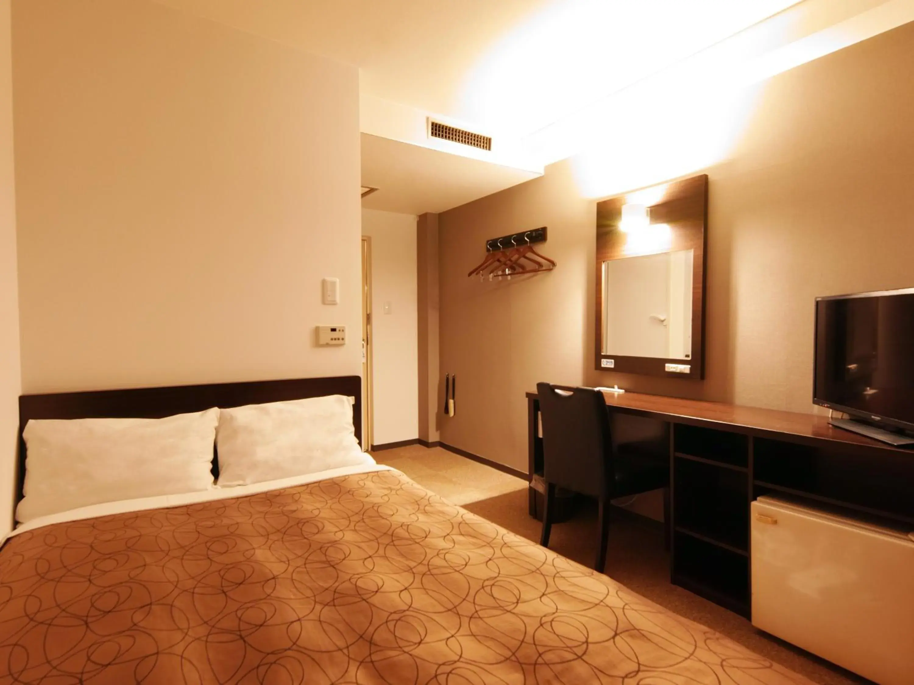 Photo of the whole room, Bed in Kumamoto Green Hotel