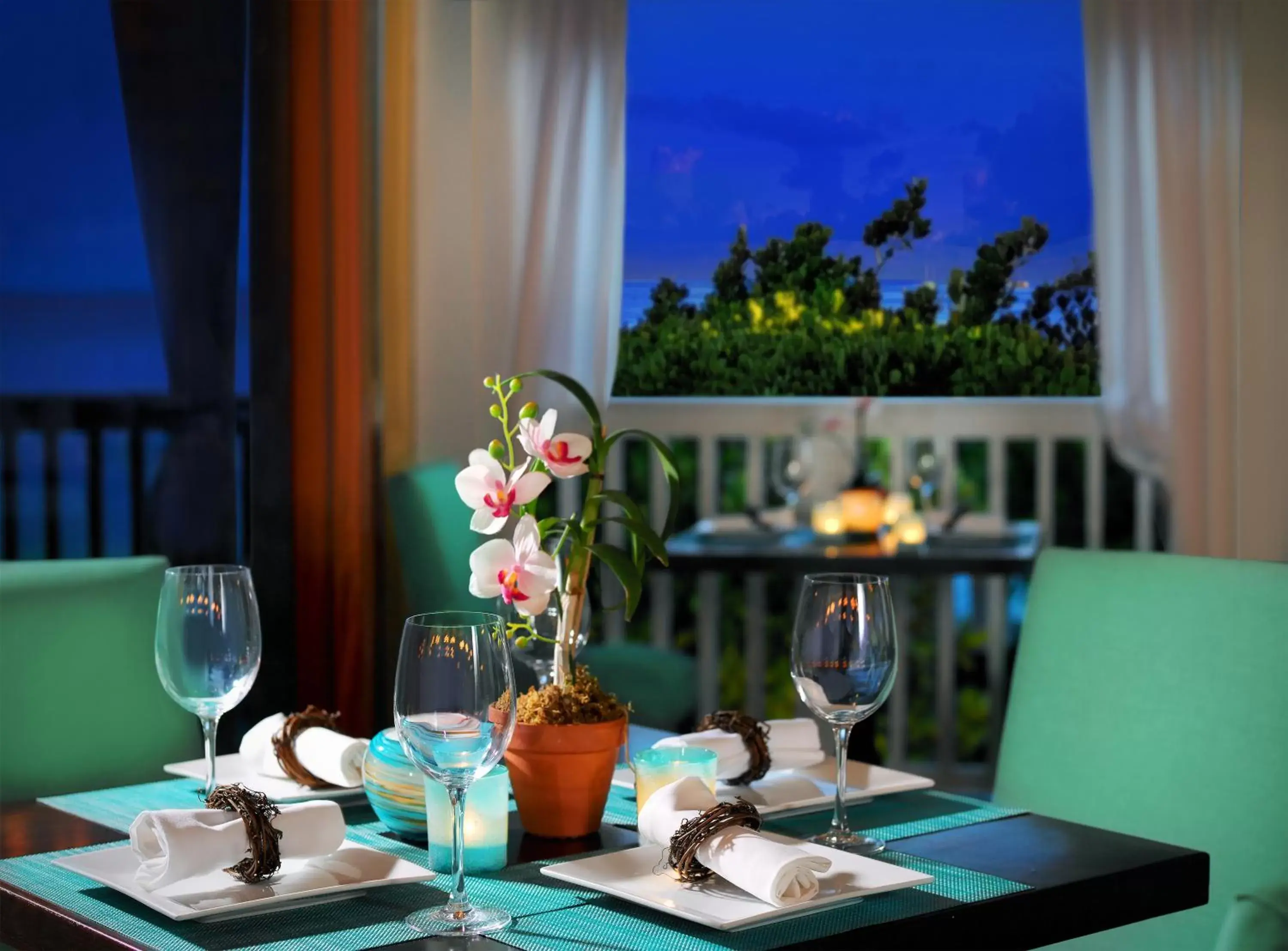 Restaurant/Places to Eat in Ocean Key Resort & Spa, a Noble House Resort