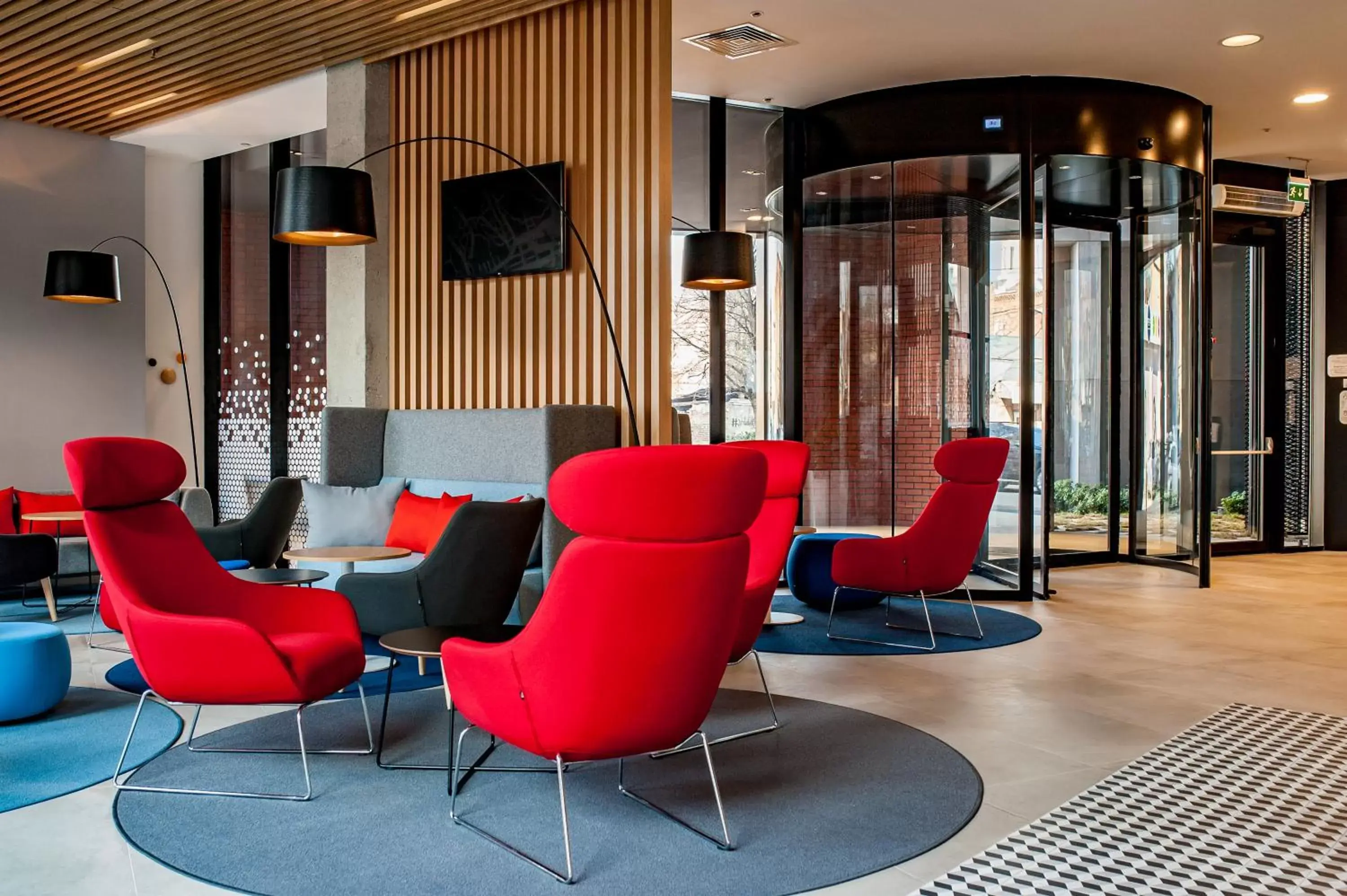 Lobby or reception, Seating Area in Holiday Inn Express Tbilisi Avlabari, an IHG Hotel